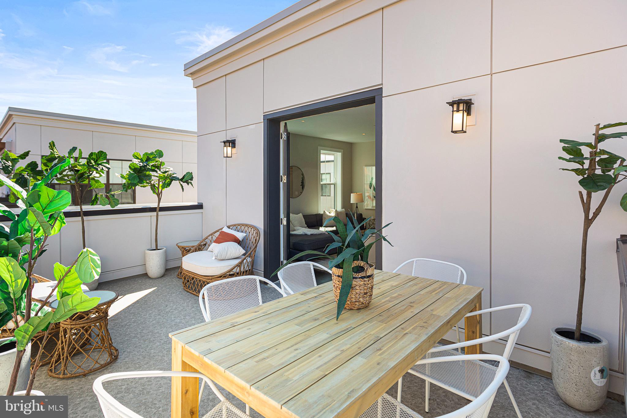 OLD TOWN ALEXANDRIA - Residential