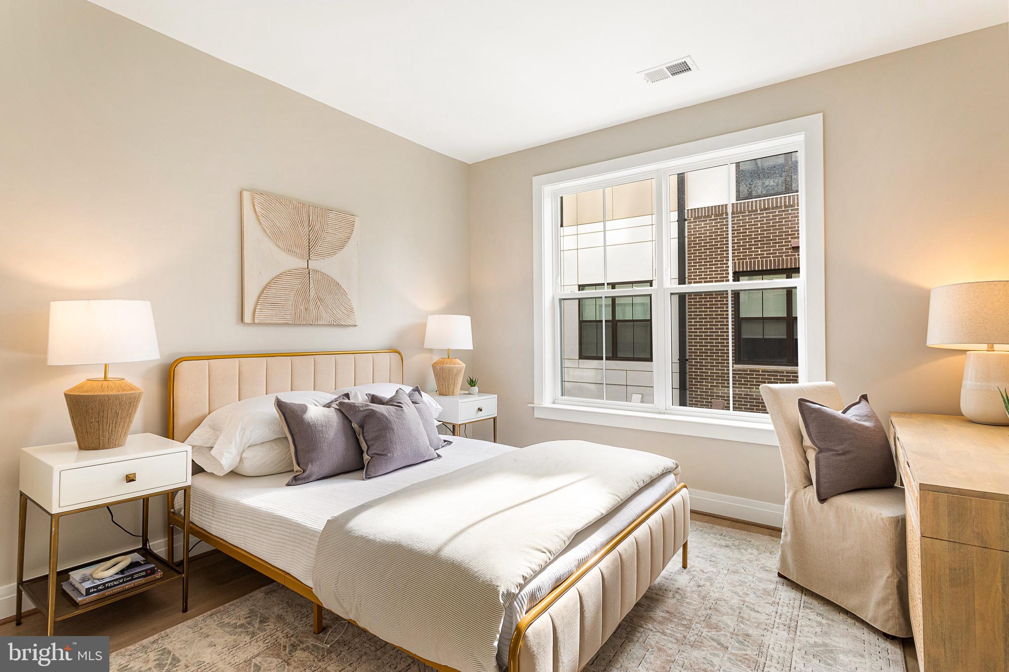 OLD TOWN ALEXANDRIA - Residential