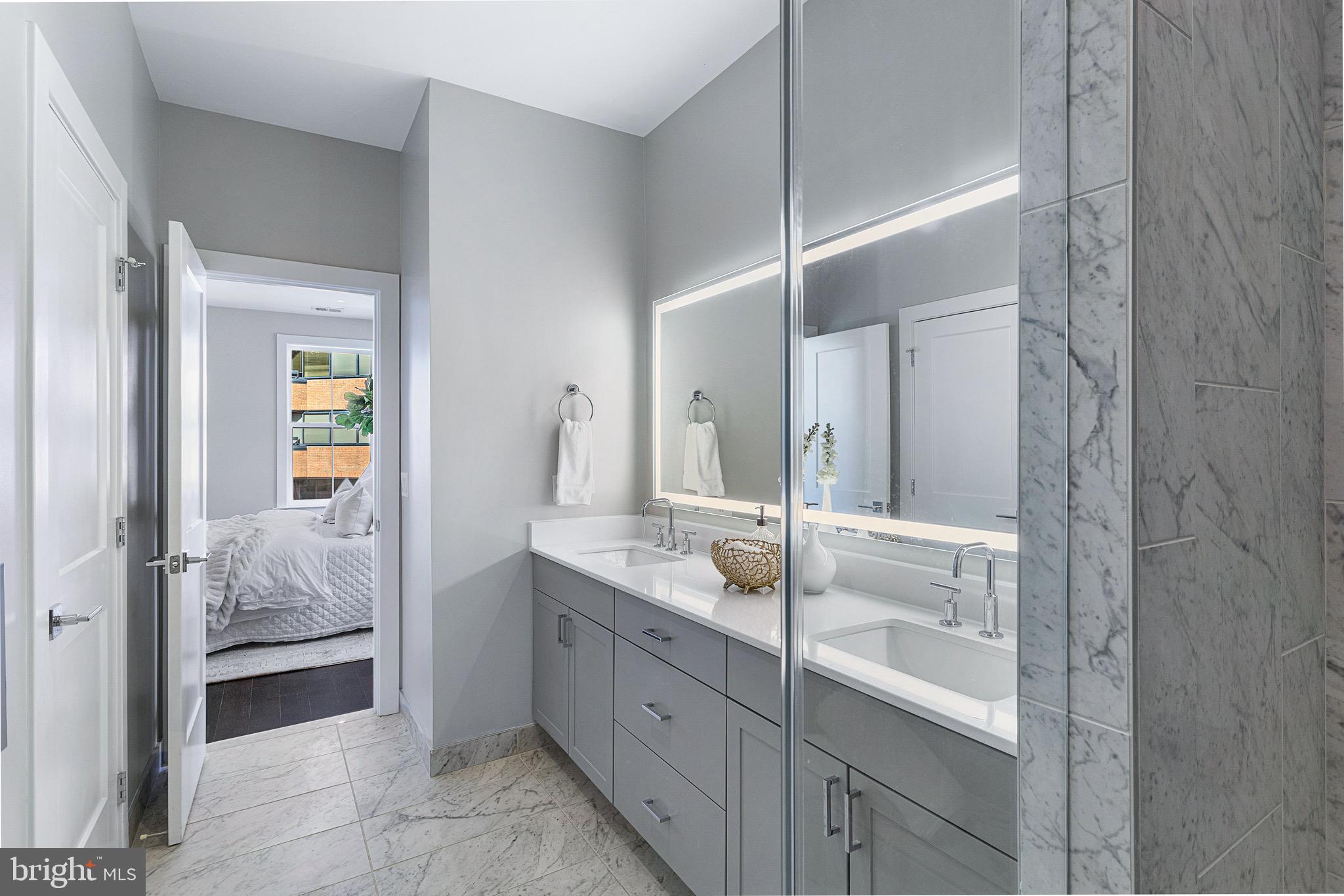 OLD TOWN ALEXANDRIA - Residential