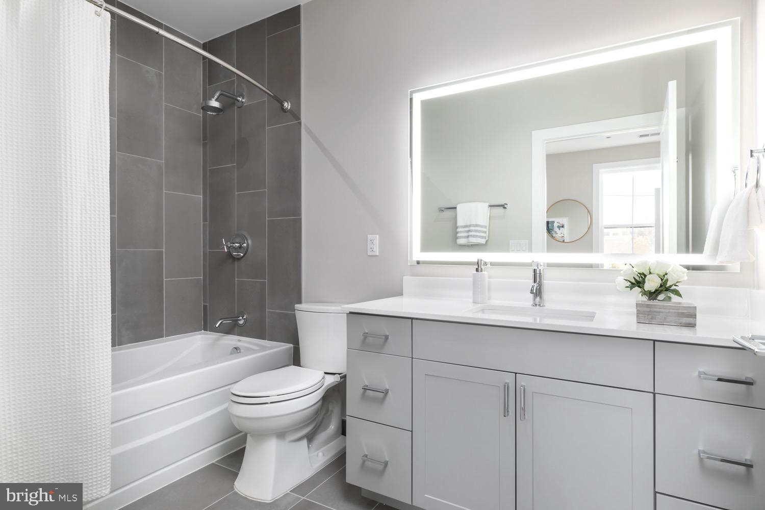 OLD TOWN ALEXANDRIA - Residential