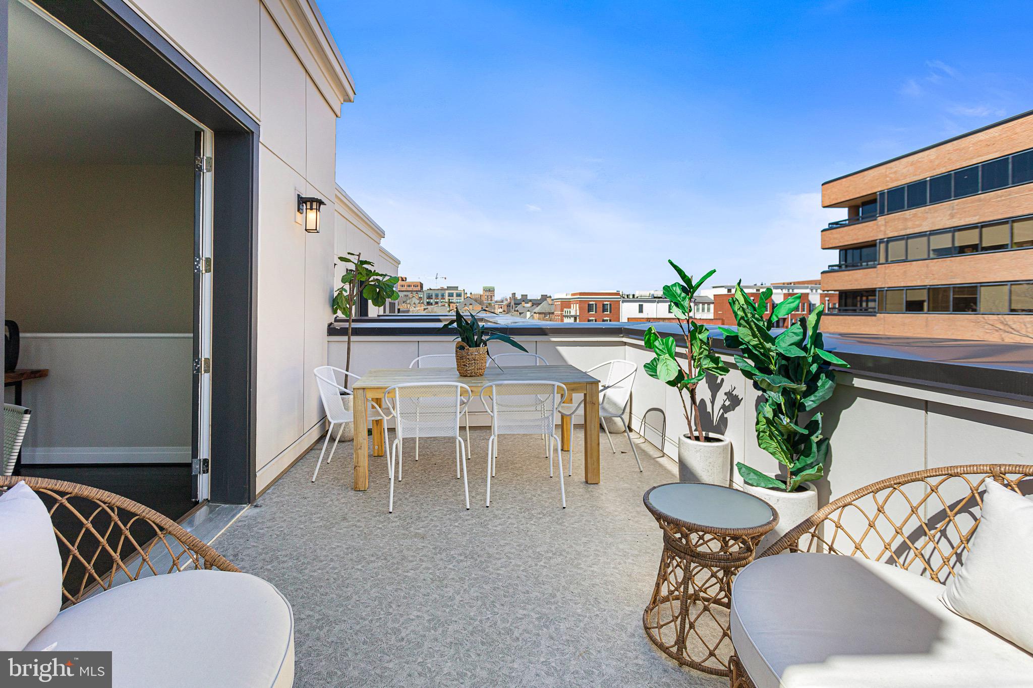 OLD TOWN ALEXANDRIA - Residential