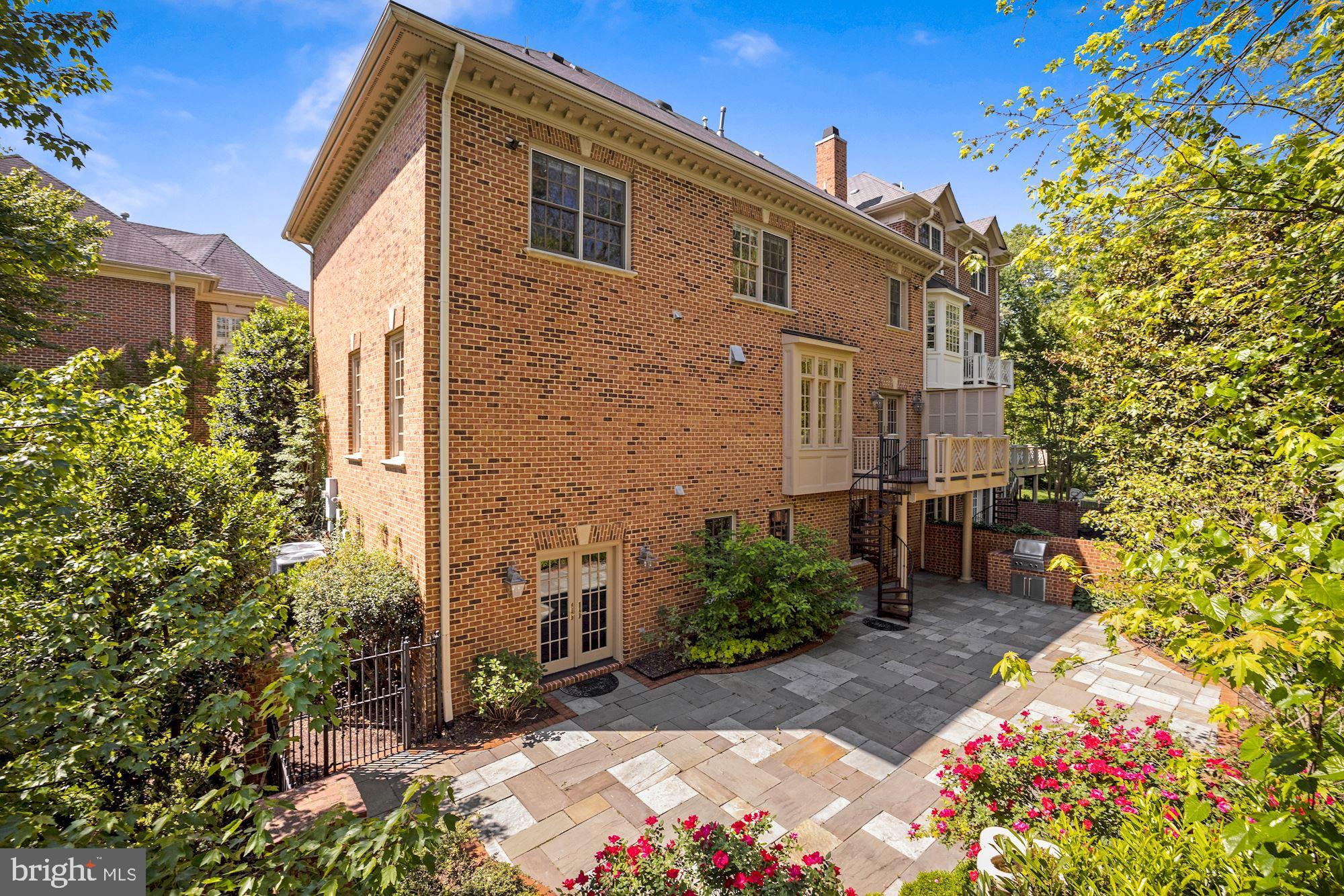 CHAIN BRIDGE TERRACE - Residential