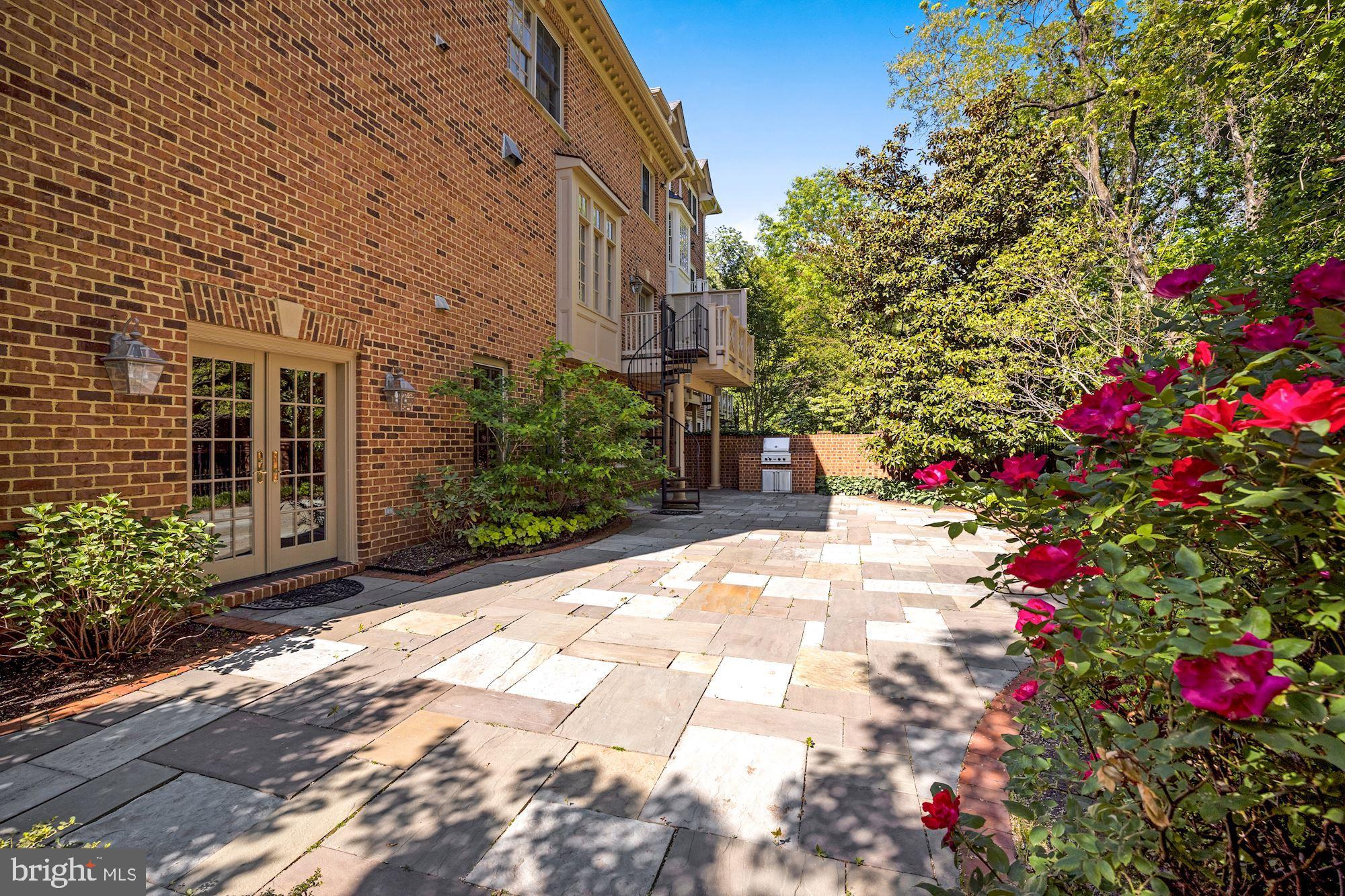 CHAIN BRIDGE TERRACE - Residential