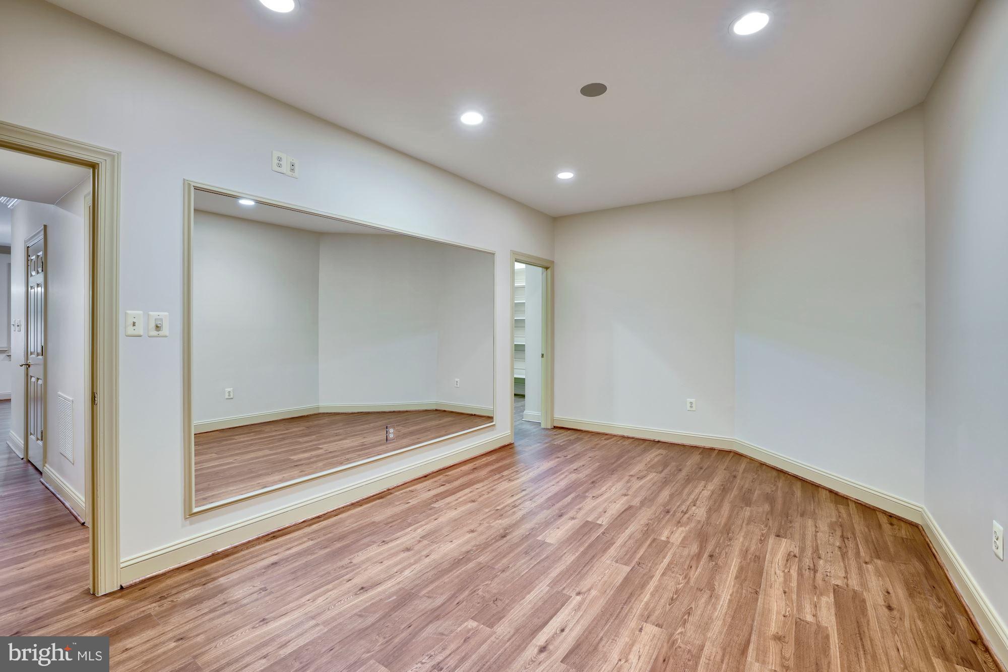 CHAIN BRIDGE TERRACE - Residential