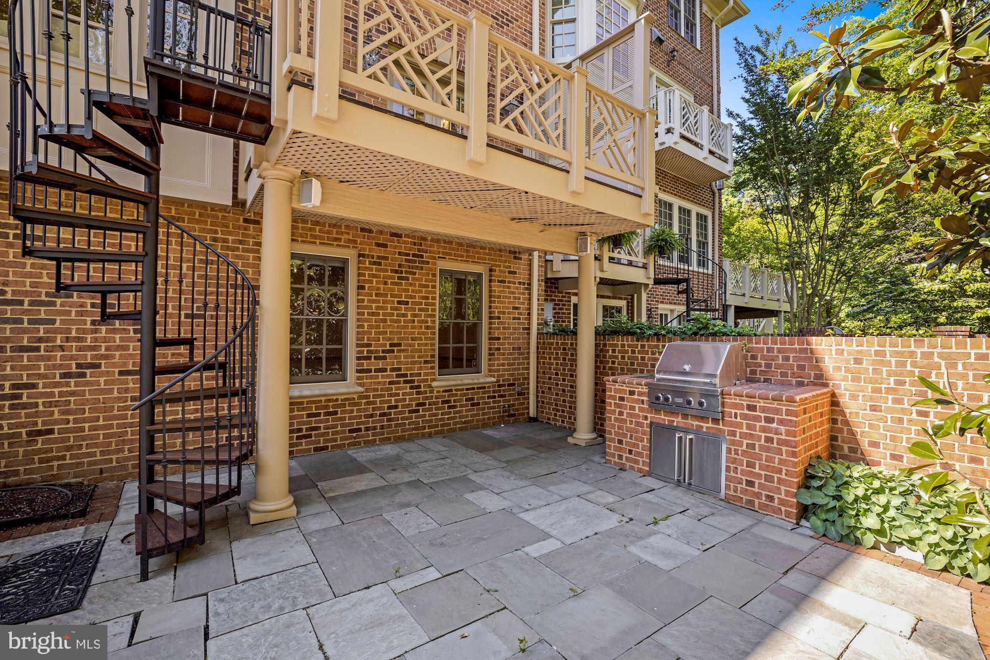 CHAIN BRIDGE TERRACE - Residential