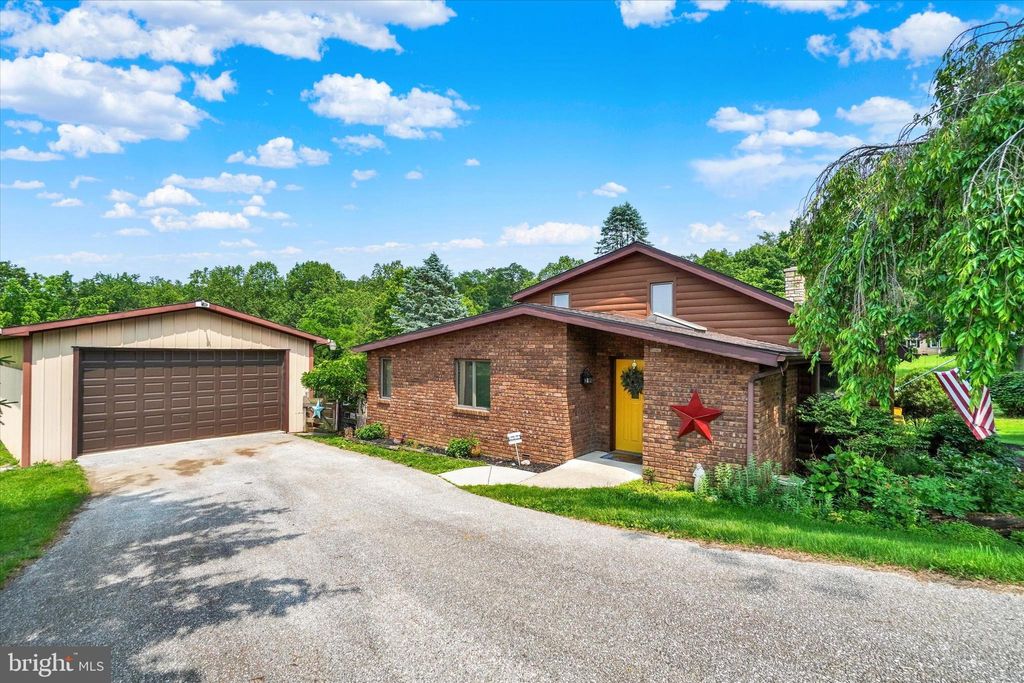 Photo of 222 Seven Springs Lane, LOGANVILLE, PA 17342 (MLS # PAYK2083176)