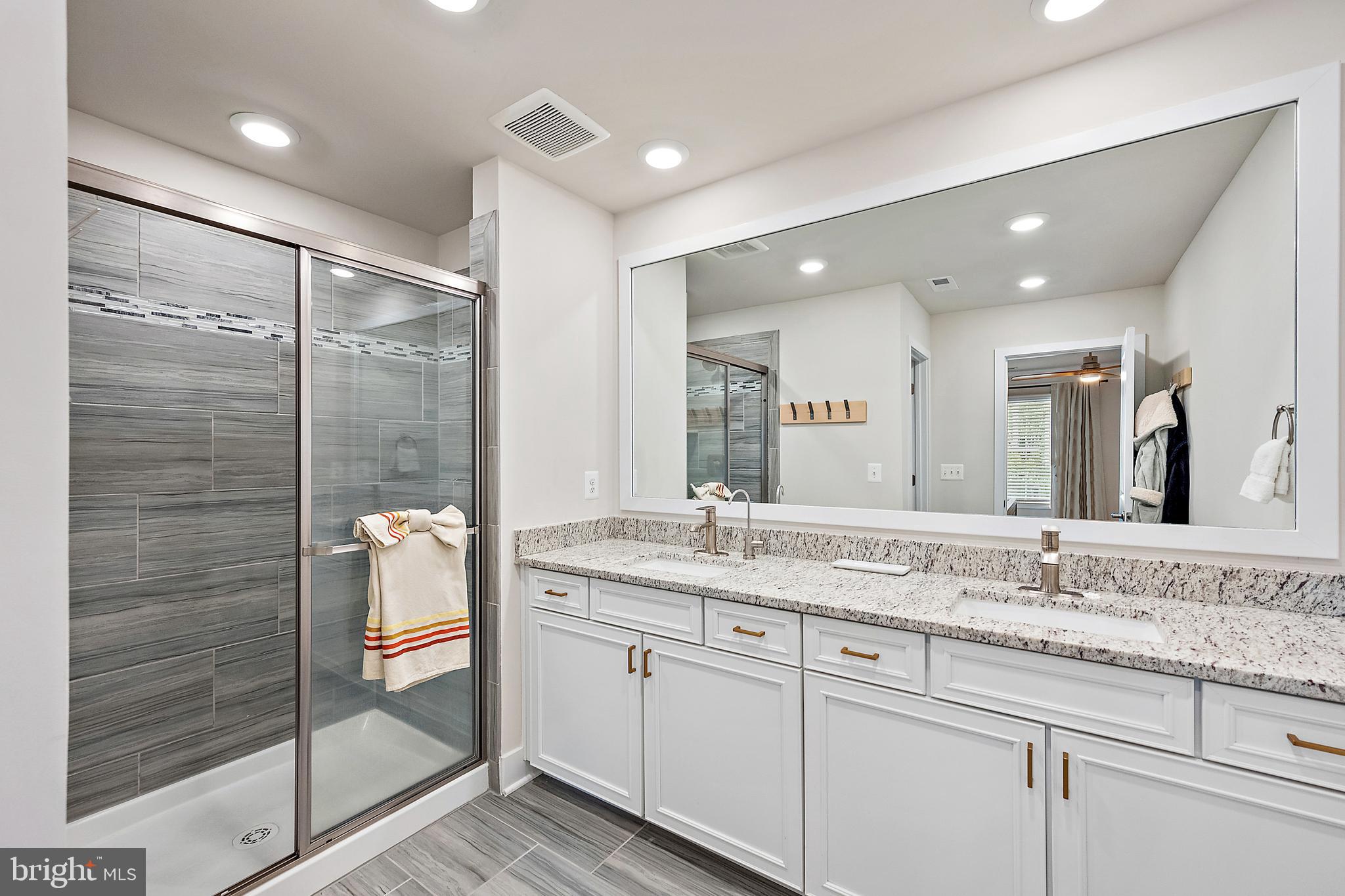 SEA OAKS VILLAGE - Residential