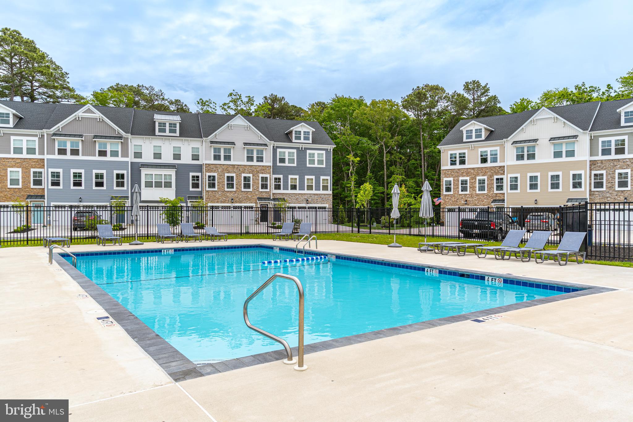 SEA OAKS VILLAGE - Residential