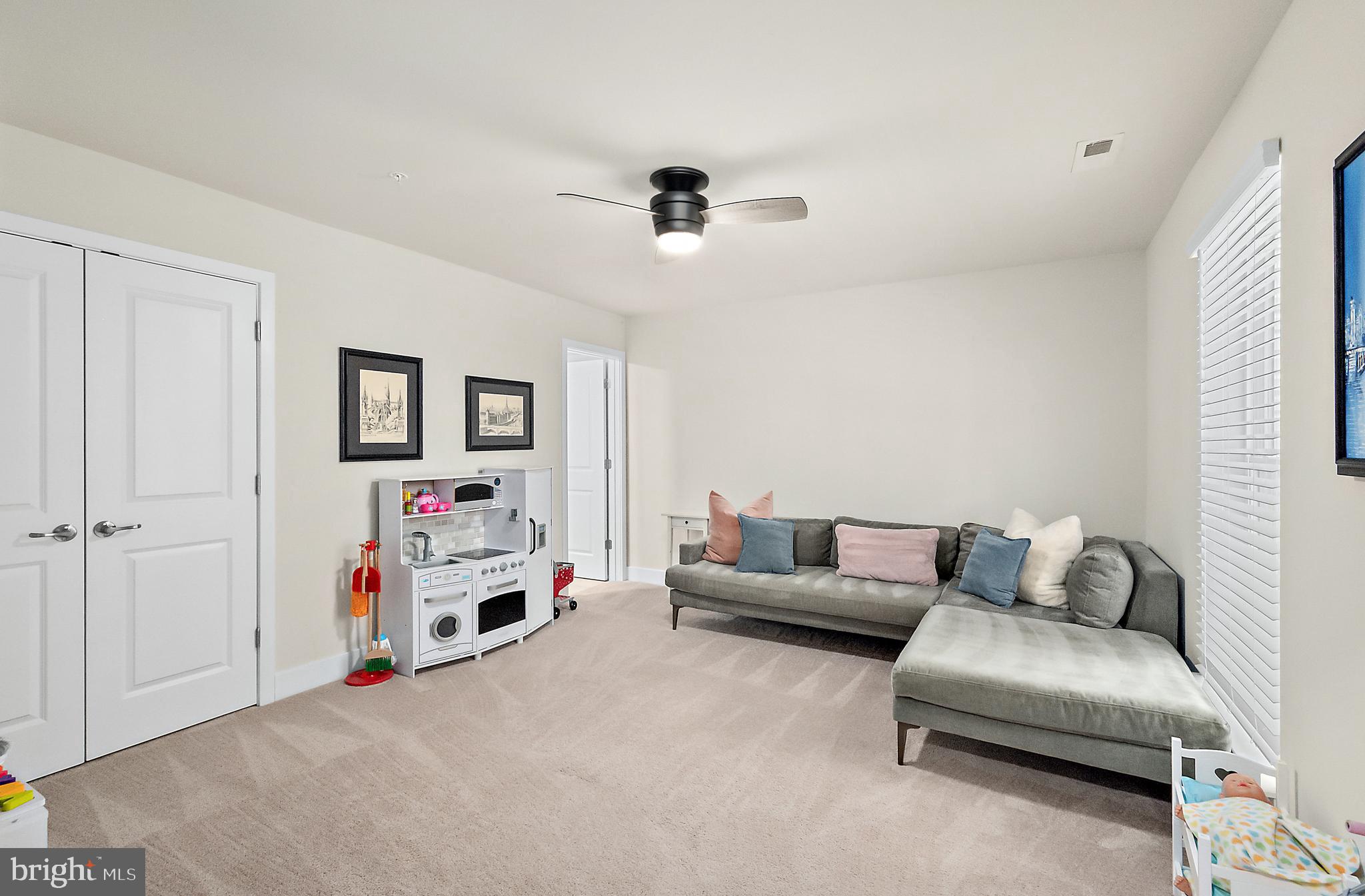 SEA OAKS VILLAGE - Residential