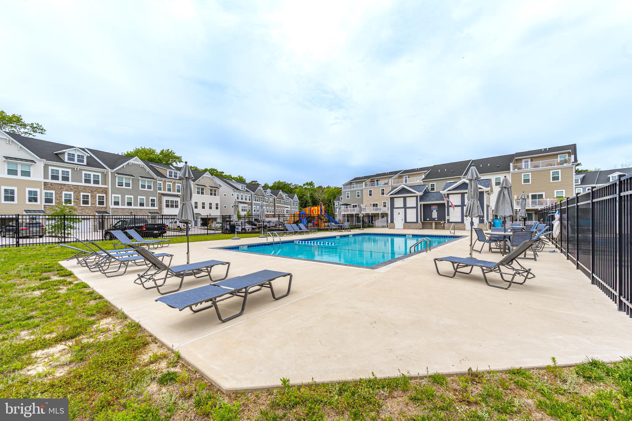 SEA OAKS VILLAGE - Residential