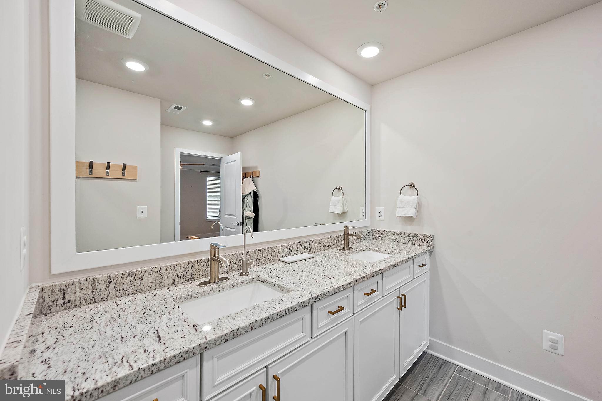 SEA OAKS VILLAGE - Residential