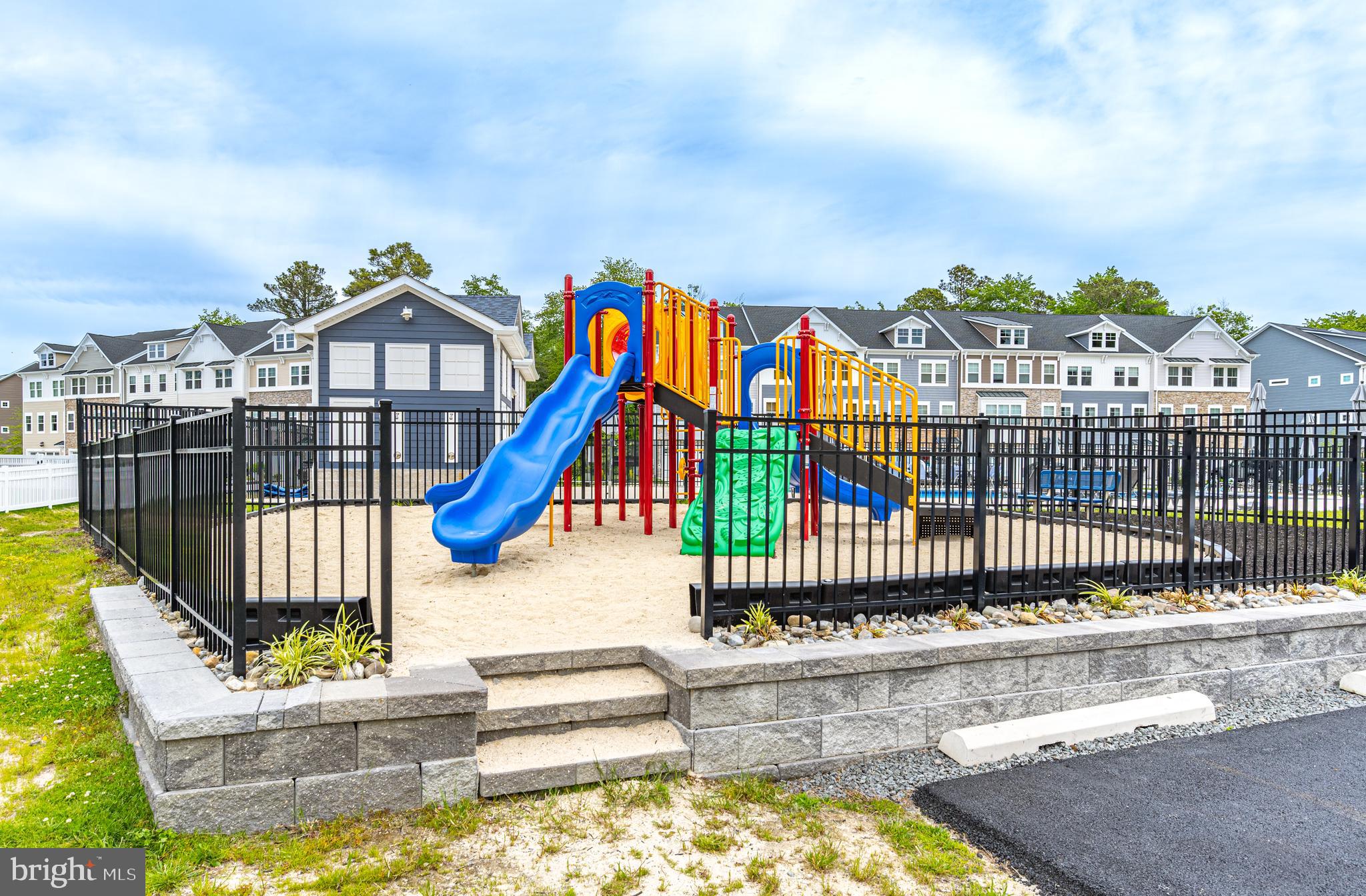 SEA OAKS VILLAGE - Residential