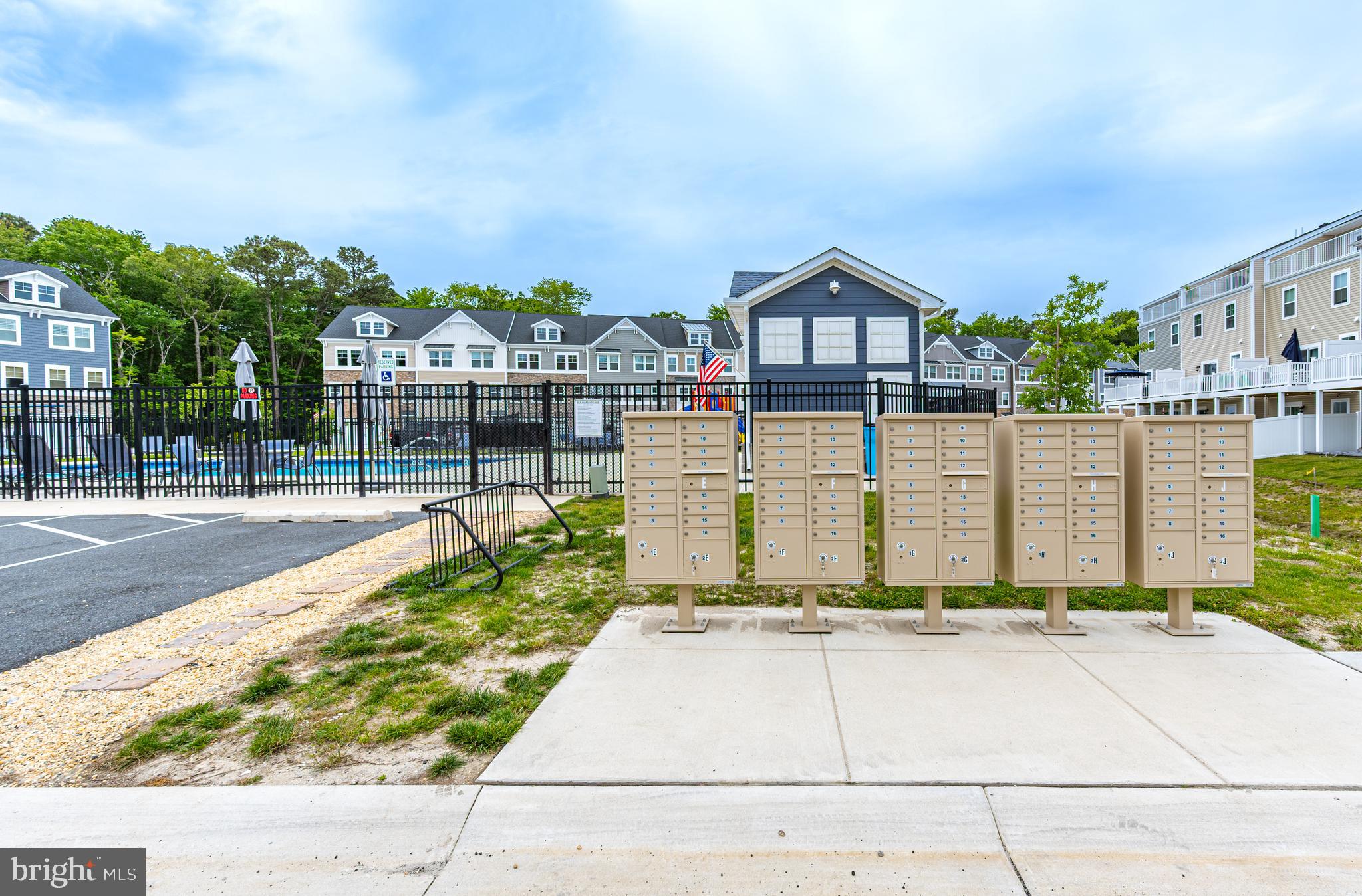 SEA OAKS VILLAGE - Residential