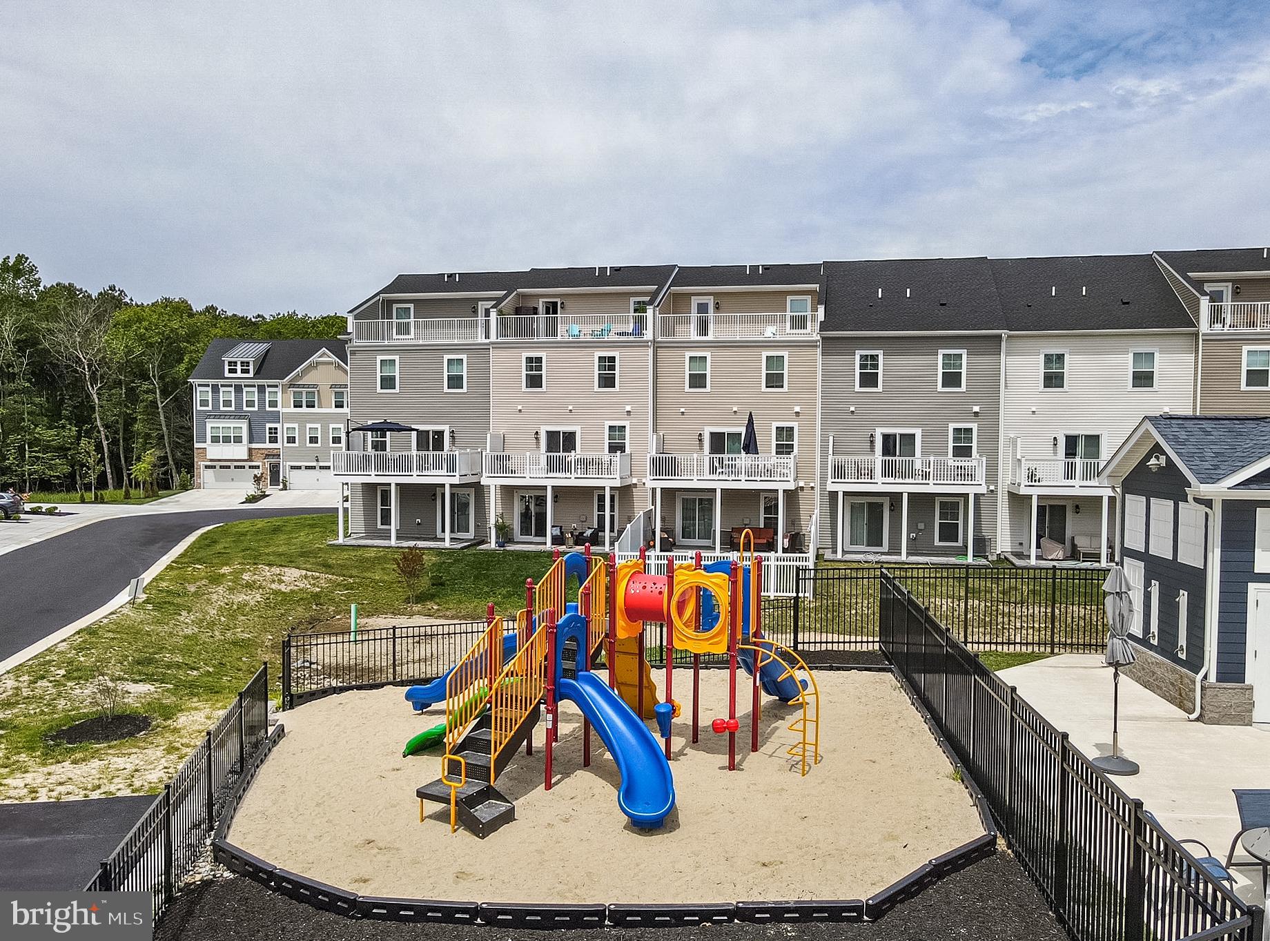 SEA OAKS VILLAGE - Residential