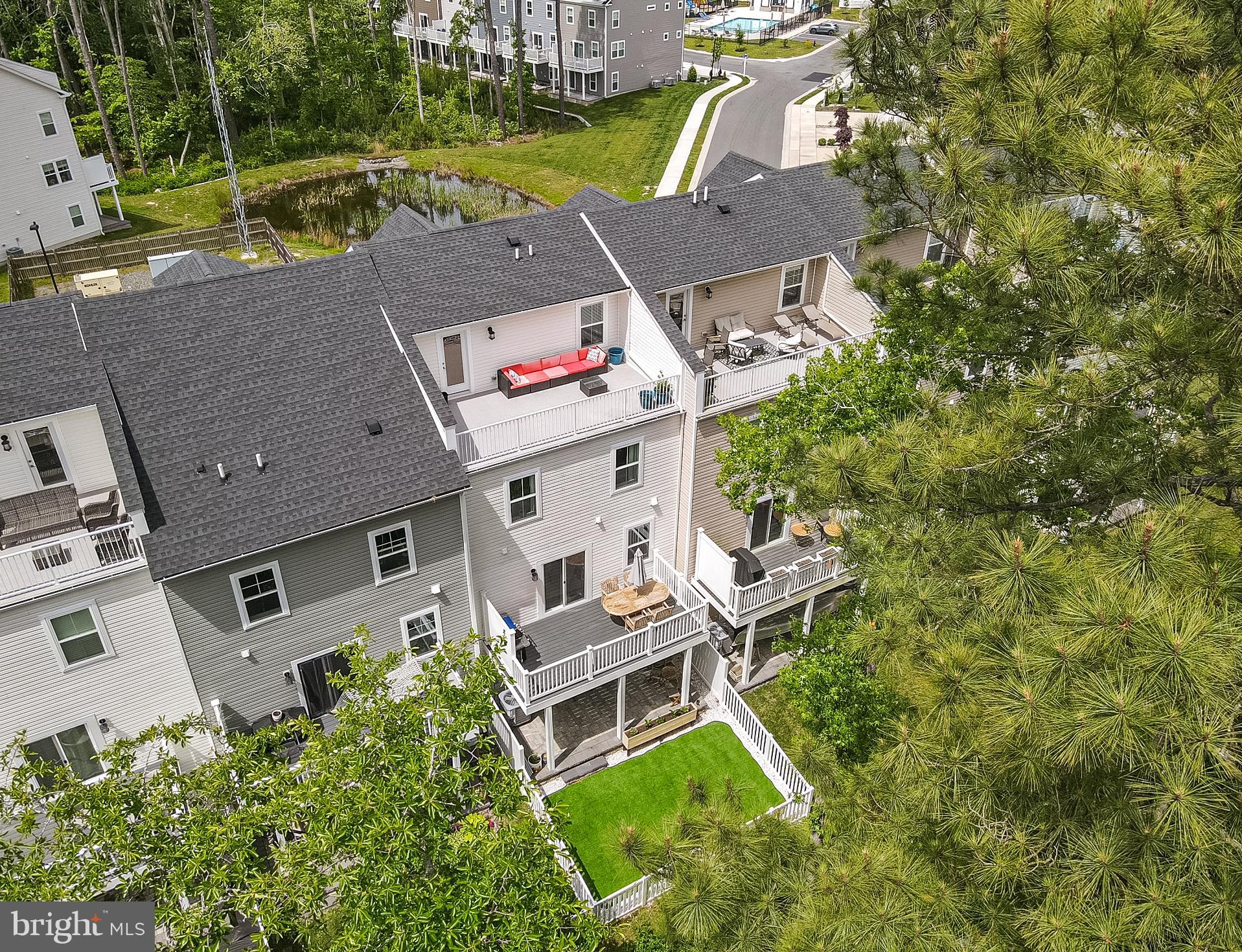 SEA OAKS VILLAGE - Residential