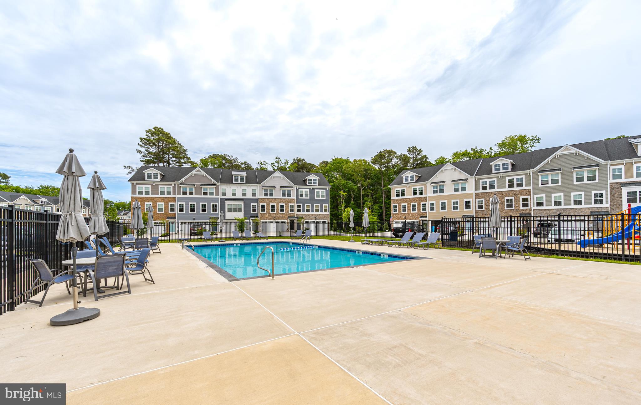 SEA OAKS VILLAGE - Residential