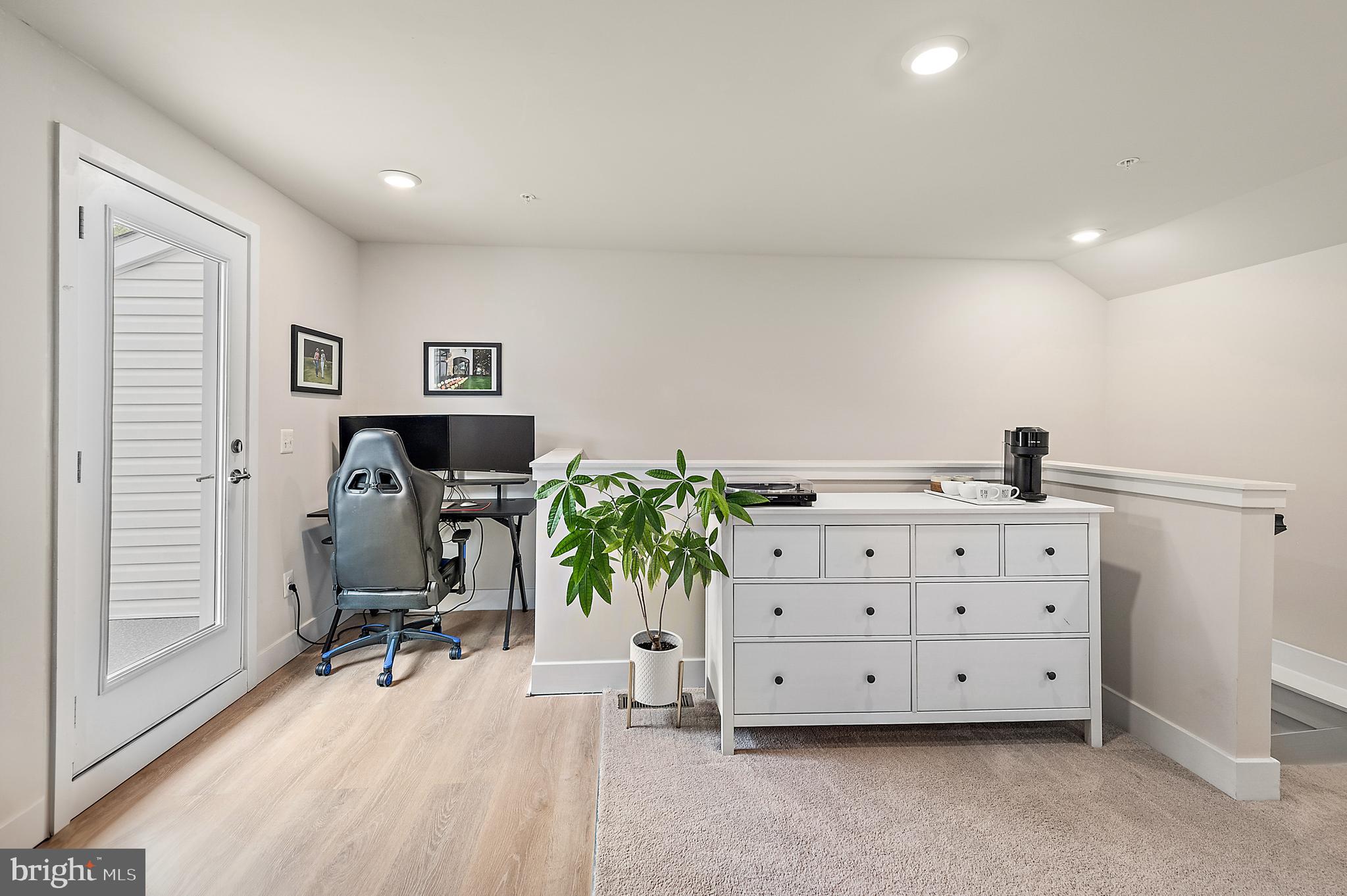 SEA OAKS VILLAGE - Residential