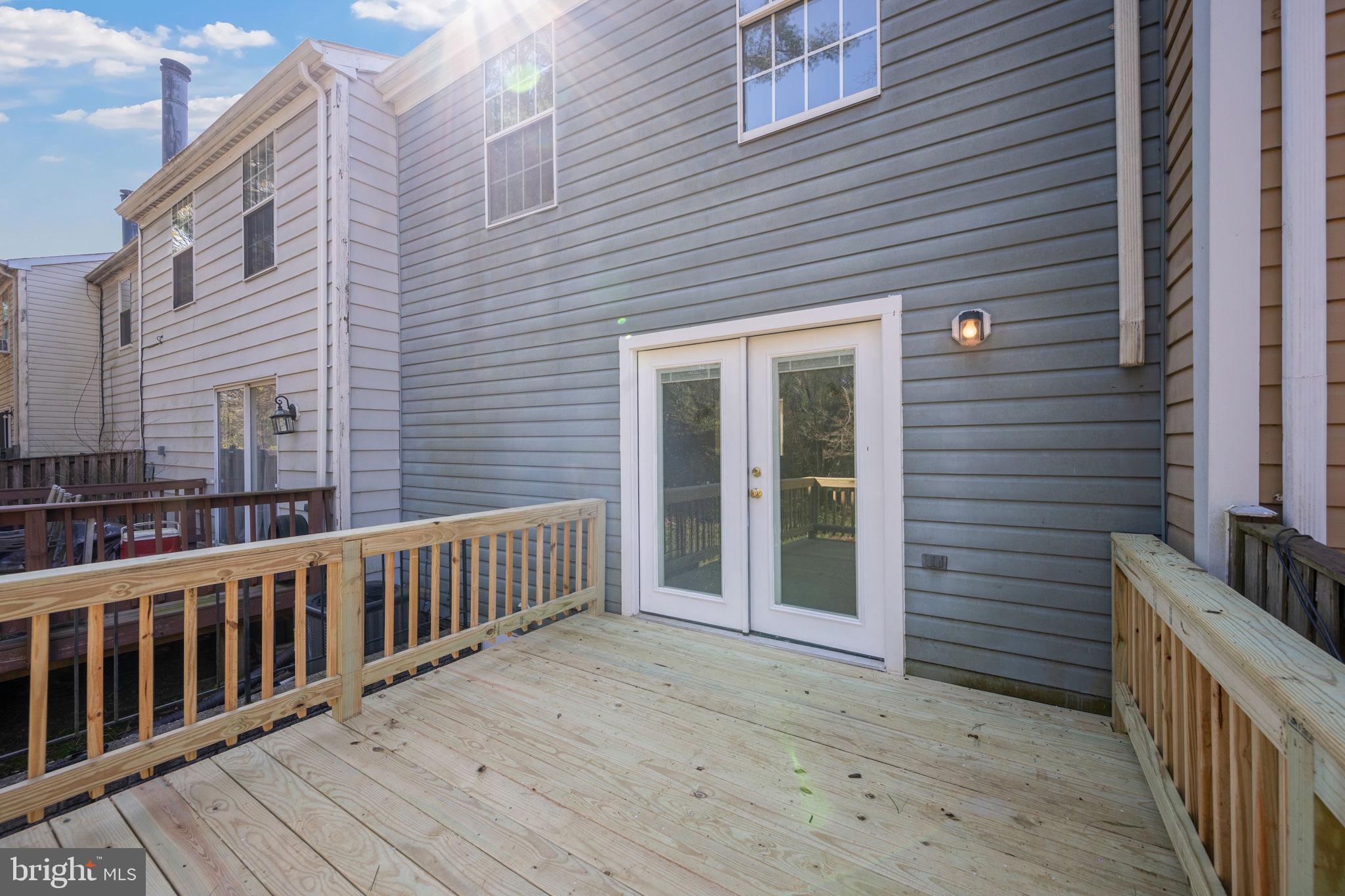 OAK POND - Residential