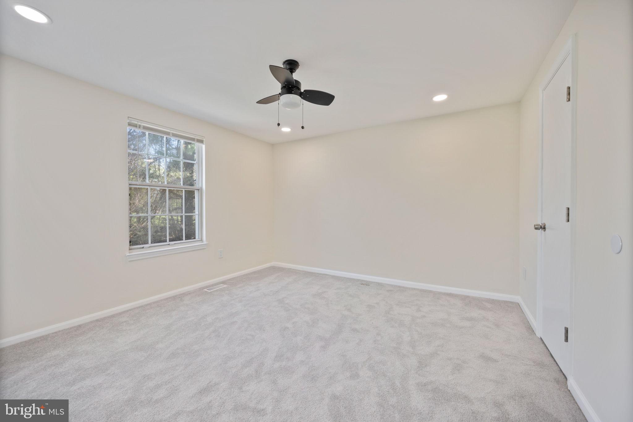 OAK POND - Residential