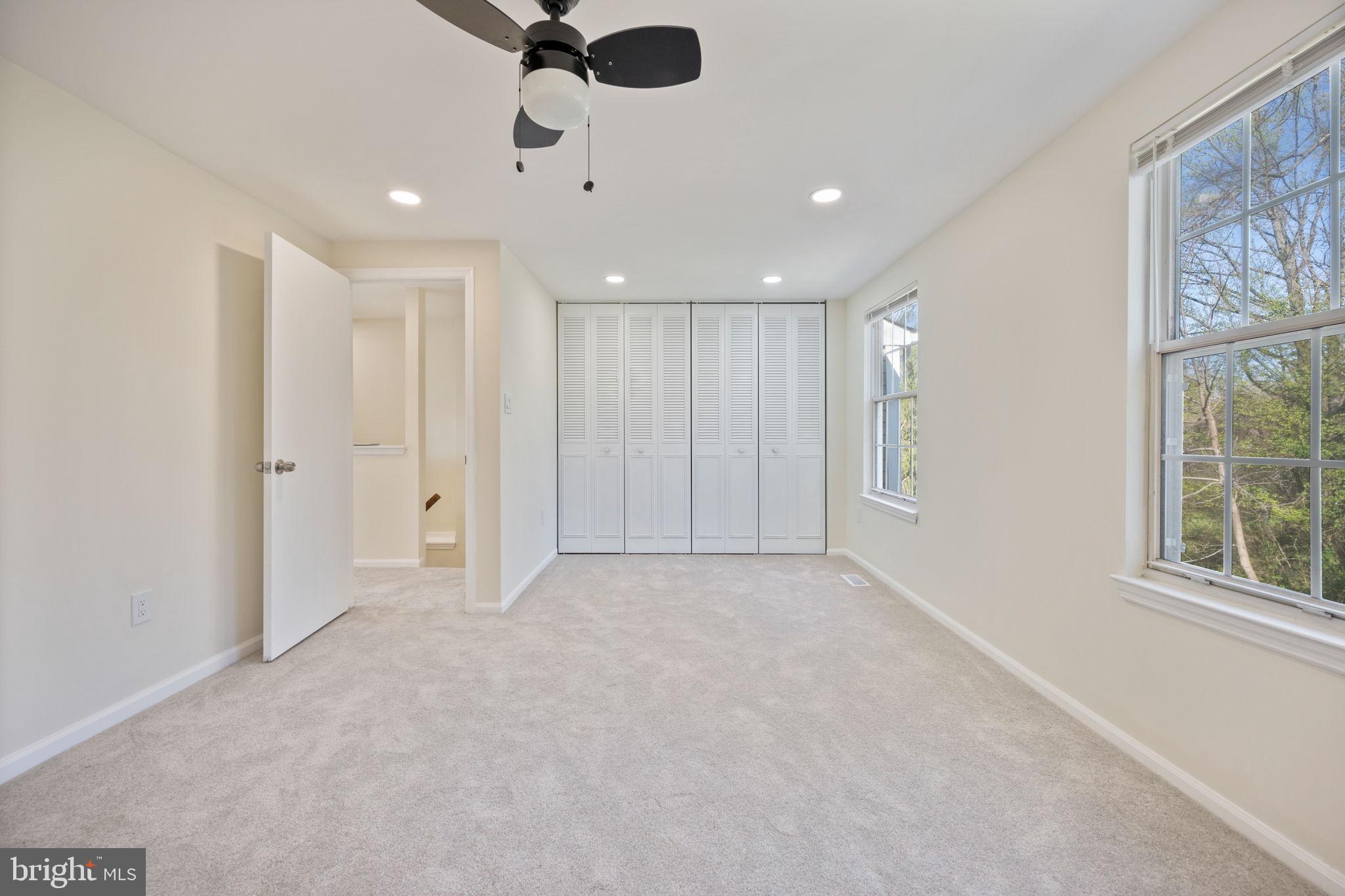 OAK POND - Residential