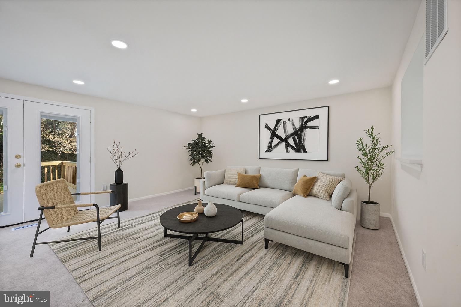 OAK POND - Residential