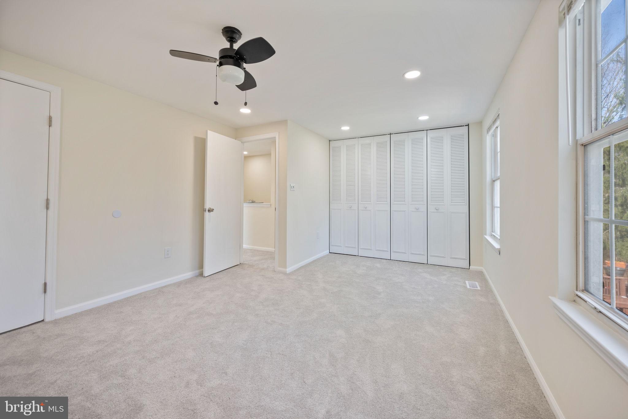 OAK POND - Residential