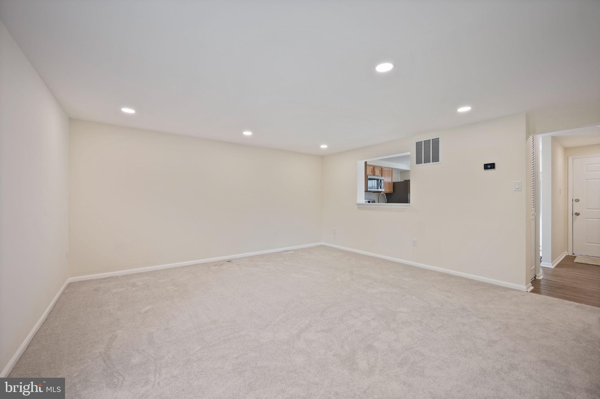 OAK POND - Residential