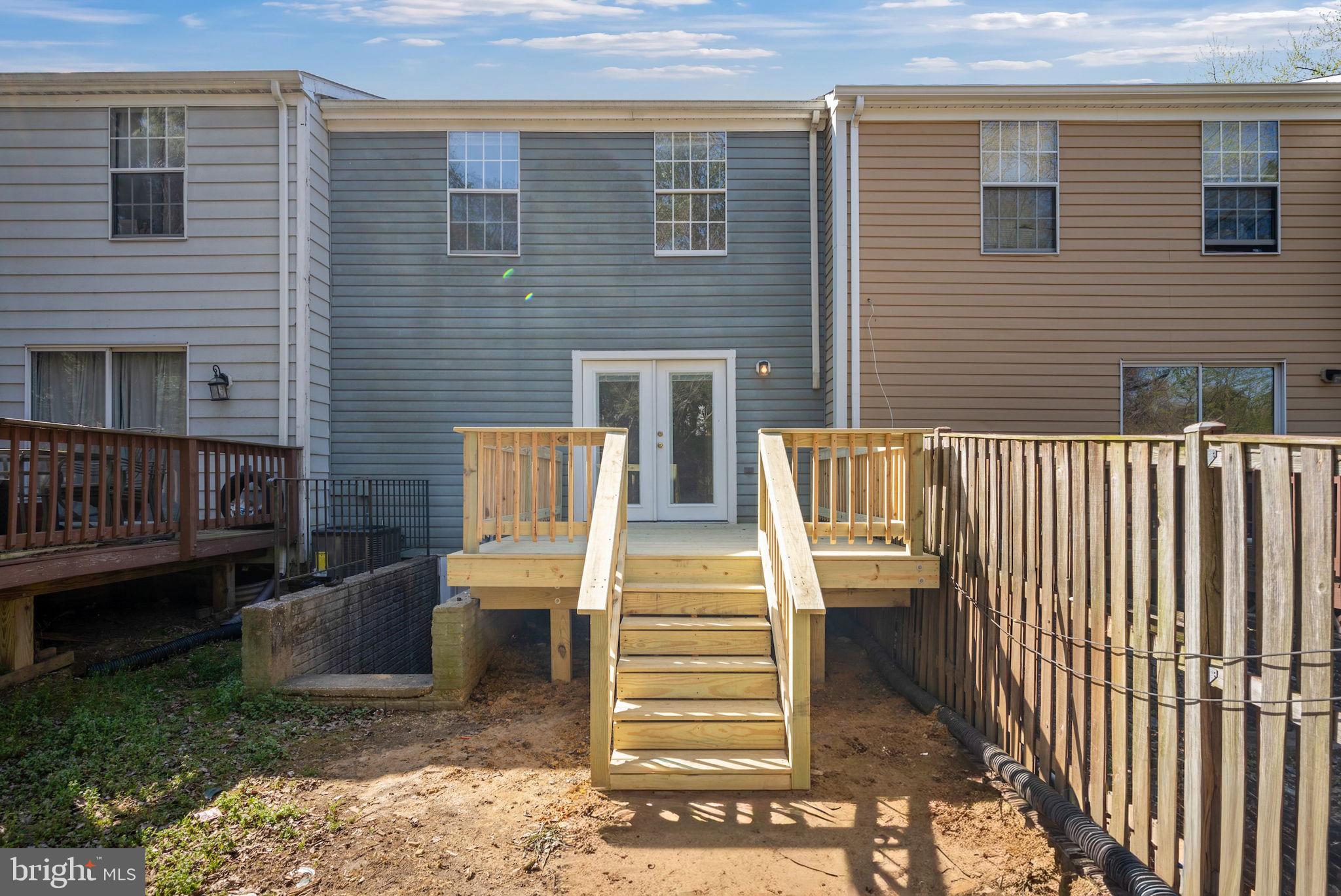 OAK POND - Residential