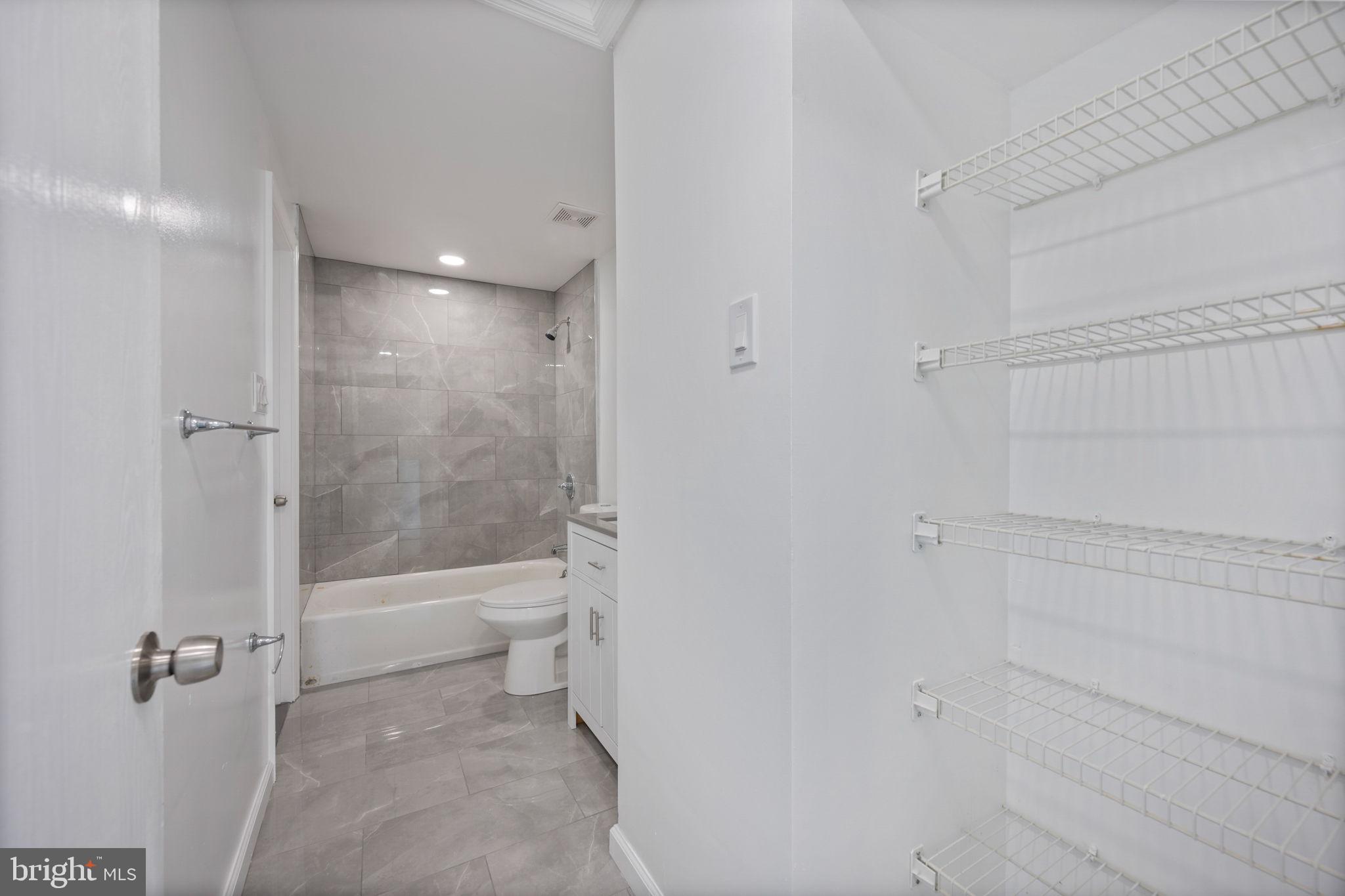 OAK POND - Residential