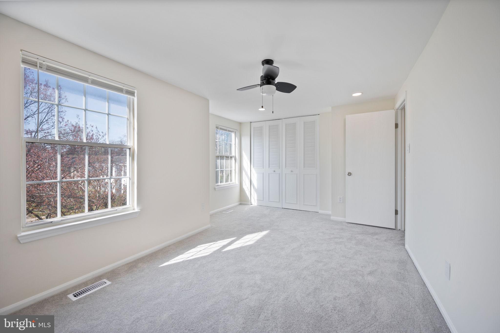 OAK POND - Residential