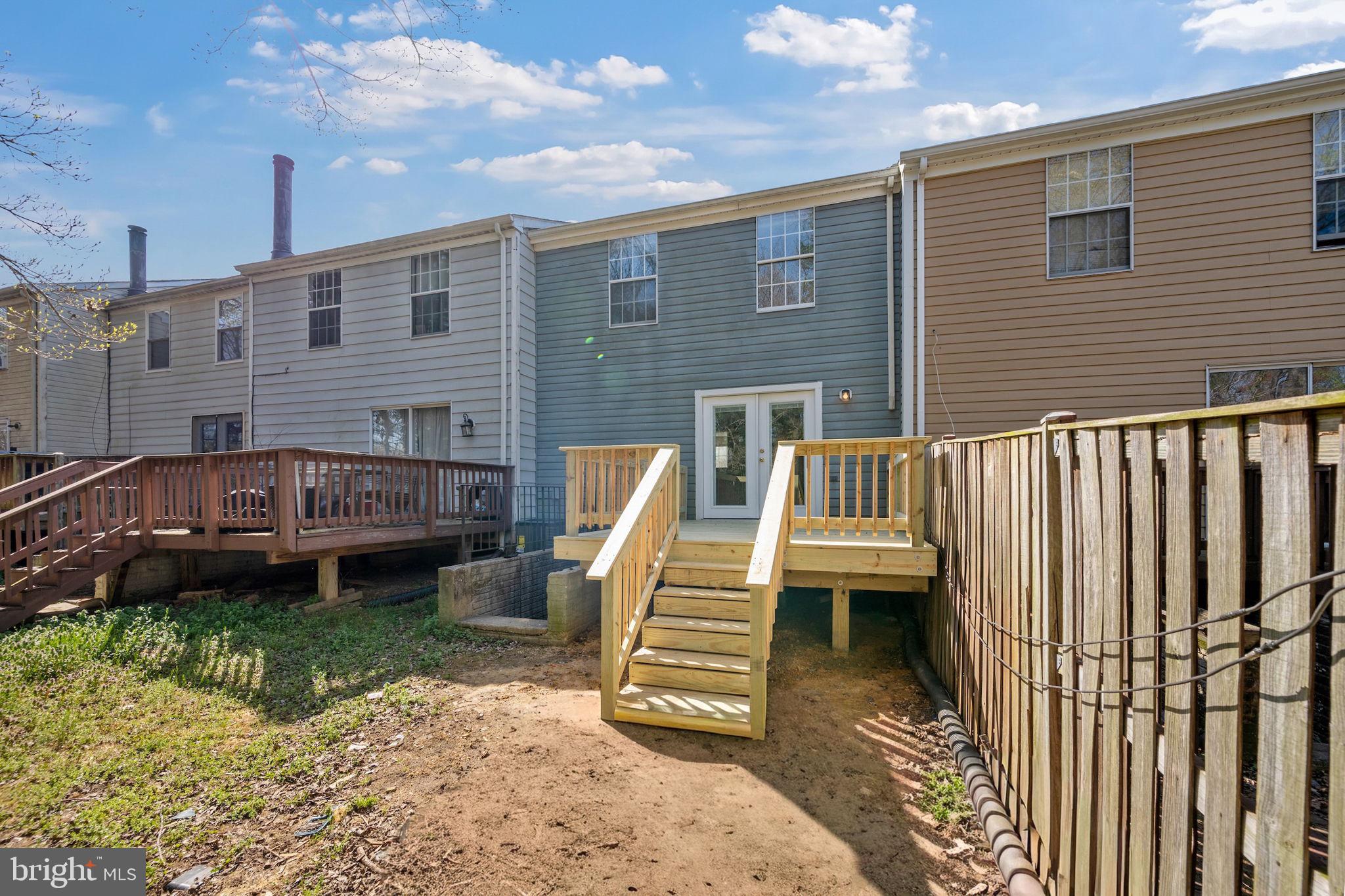 OAK POND - Residential