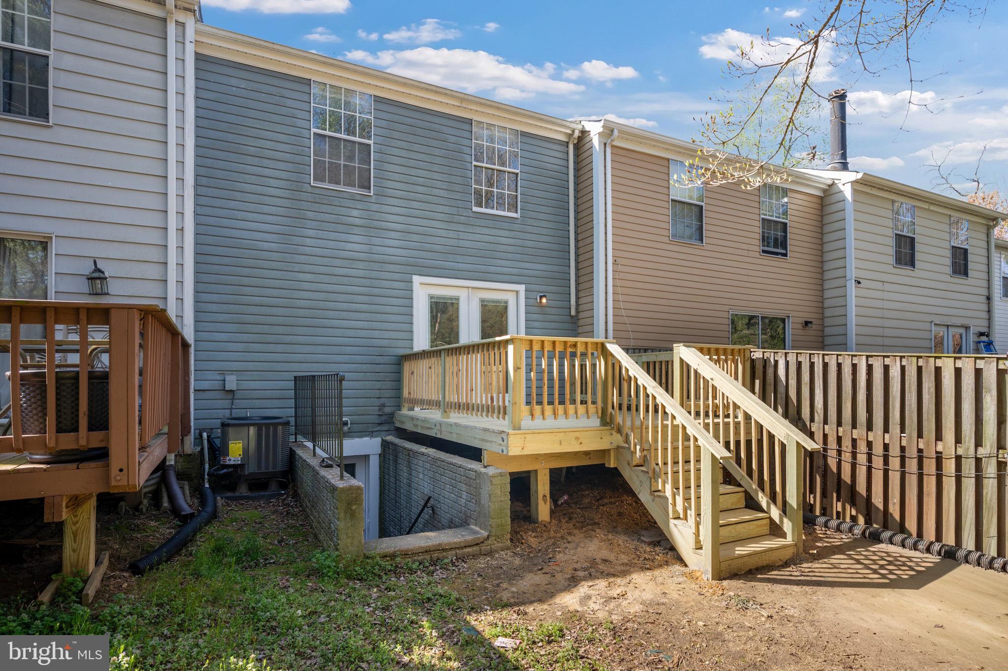 OAK POND - Residential