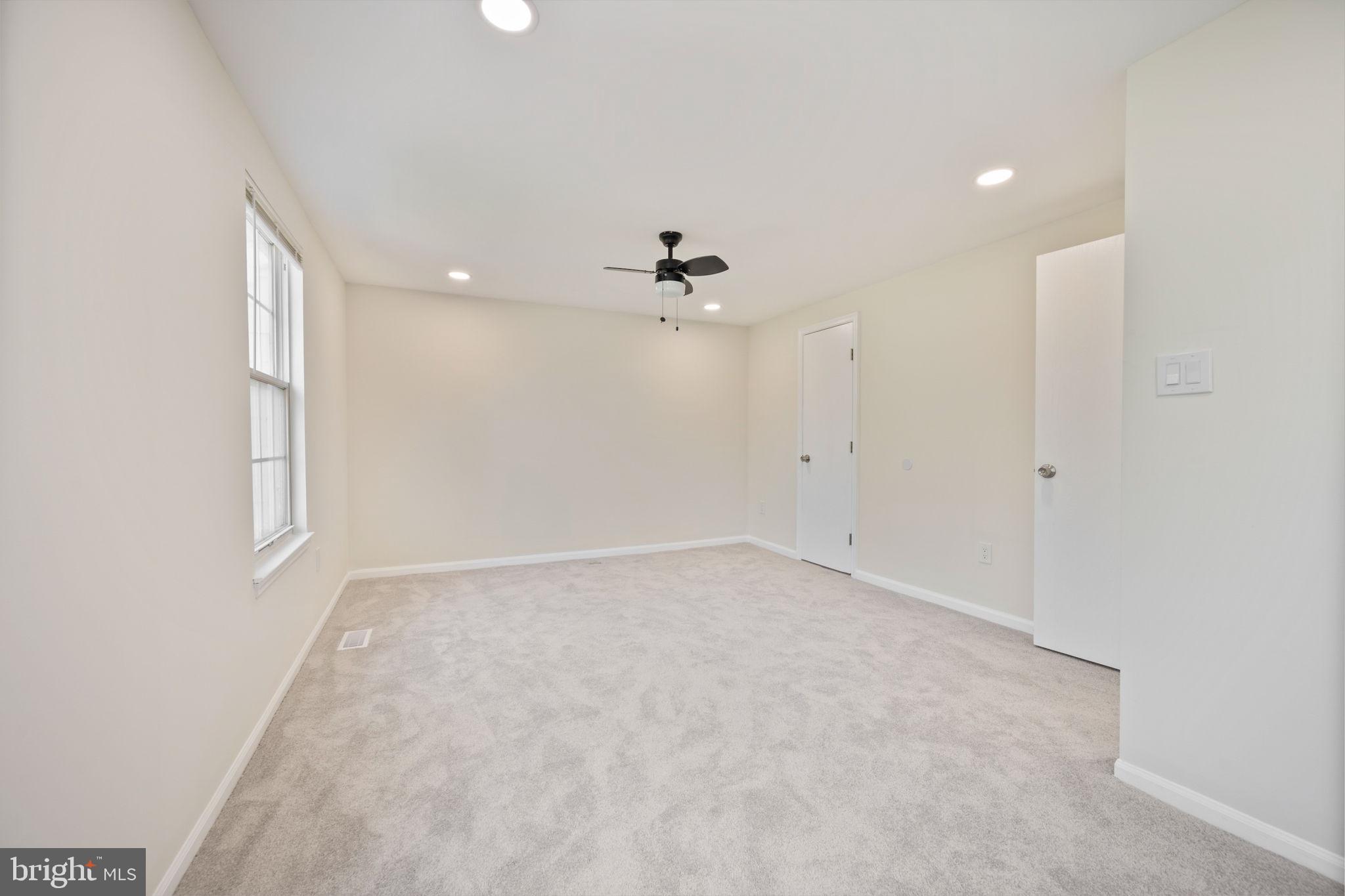 OAK POND - Residential