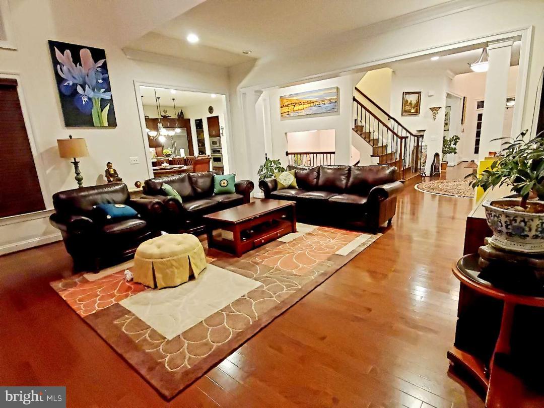 EMBASSY COURT - Residential Lease