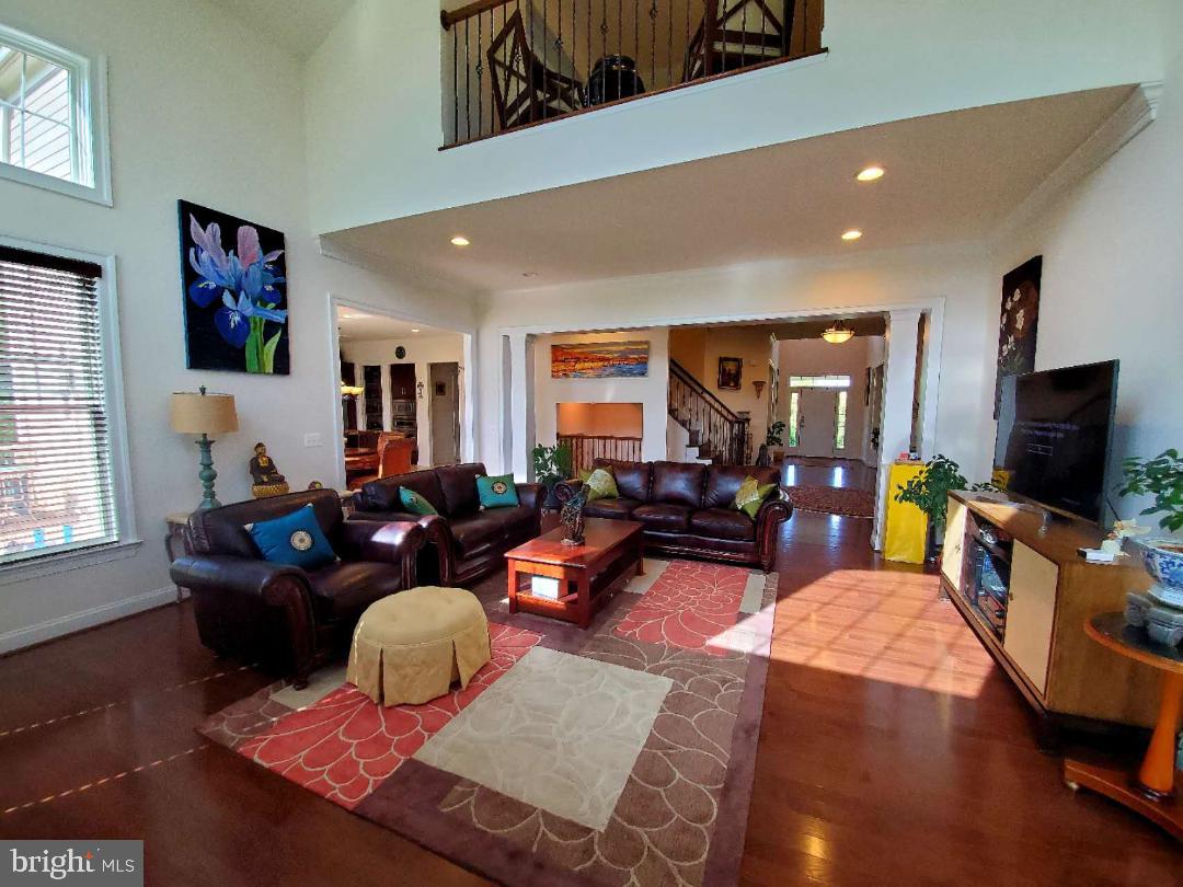 EMBASSY COURT - Residential Lease