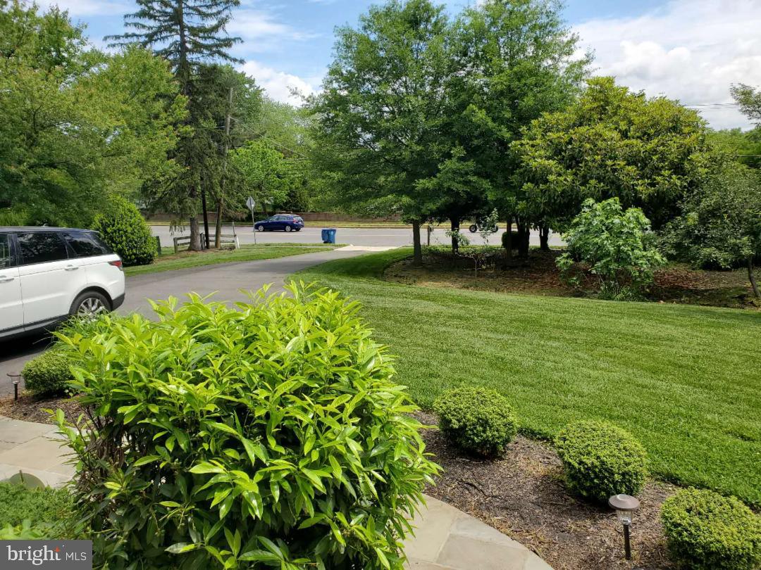 EMBASSY COURT - Residential Lease