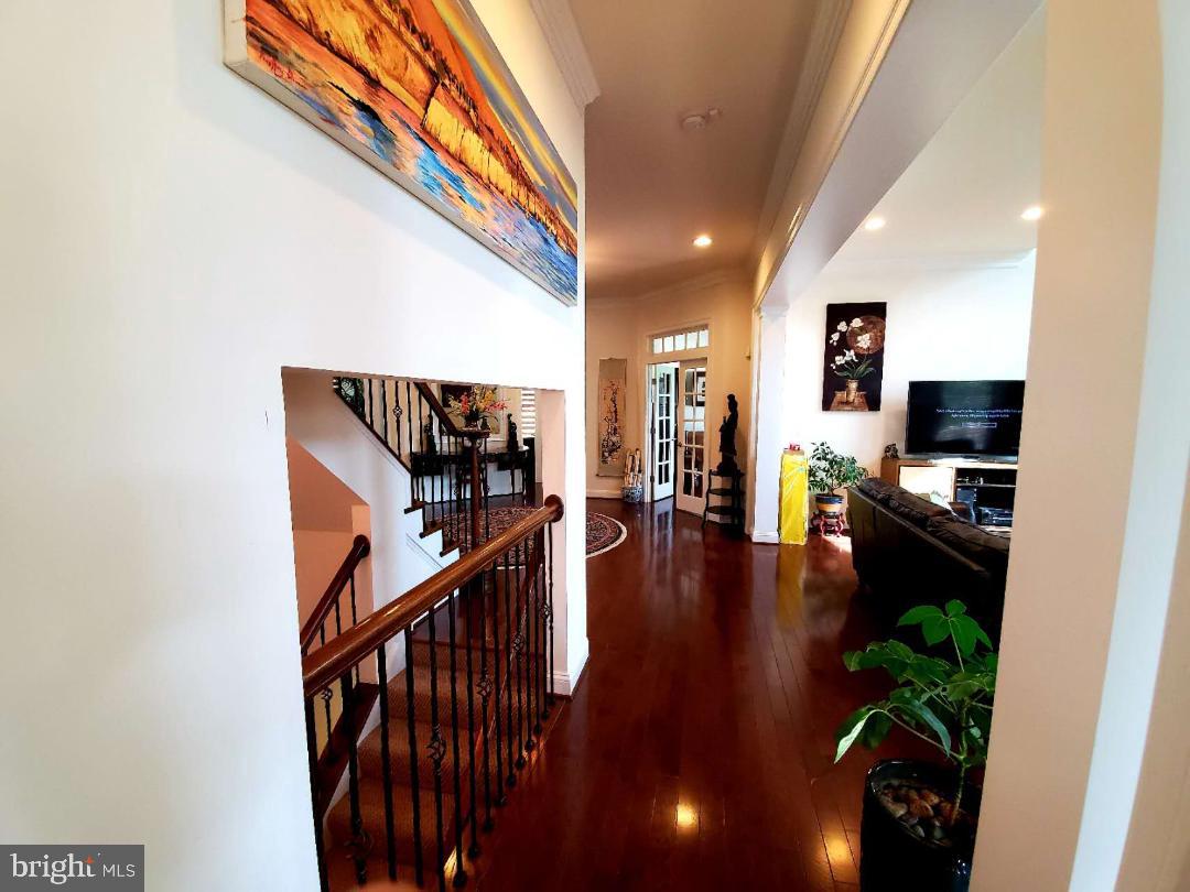 EMBASSY COURT - Residential Lease