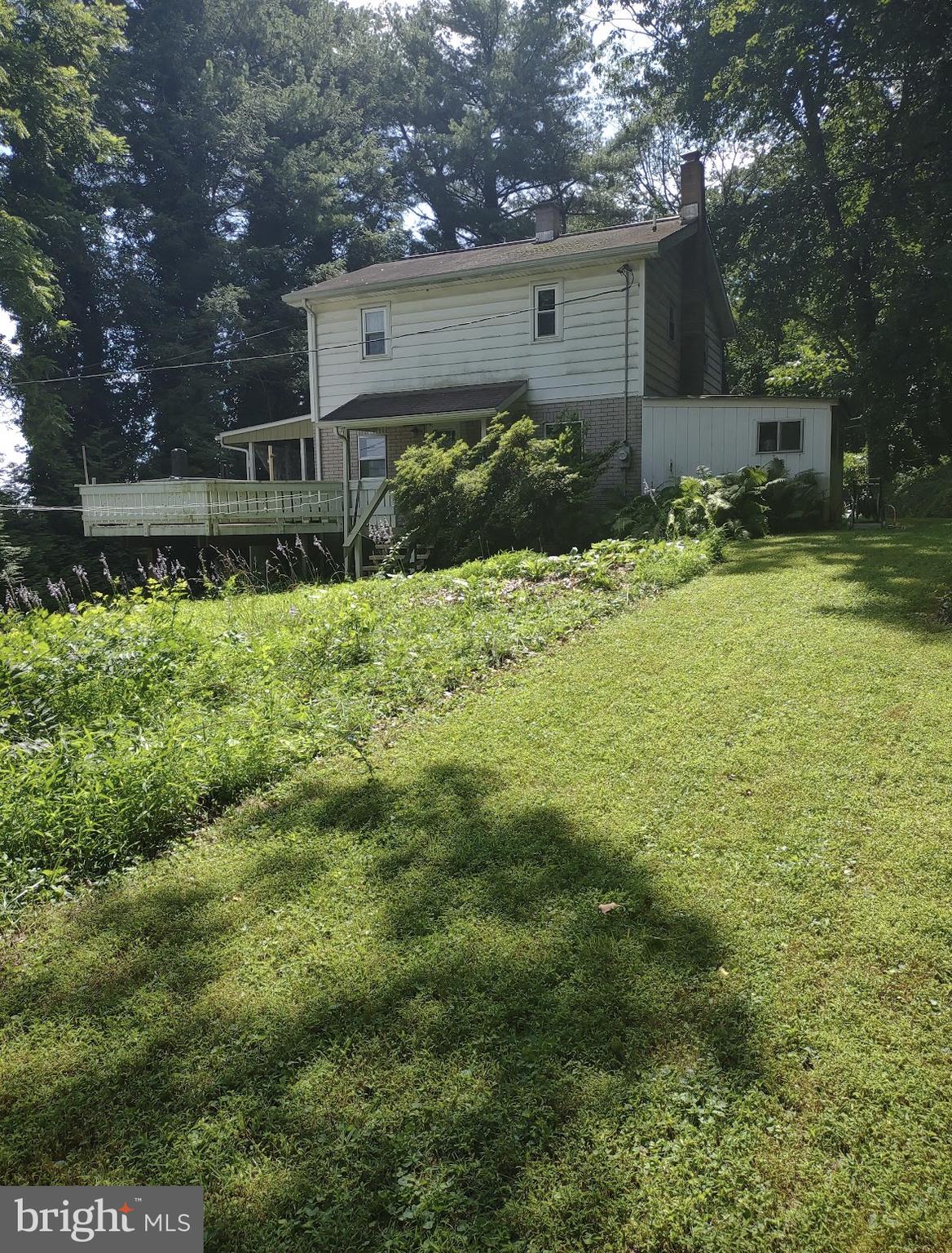 609 SCHOOLHOUSE ROAD