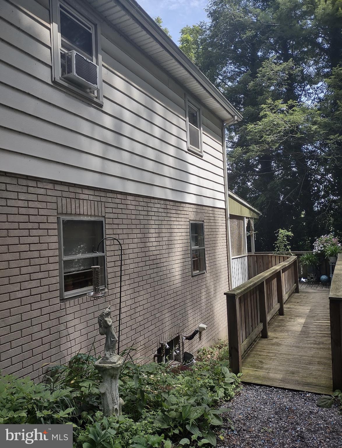609 SCHOOLHOUSE ROAD