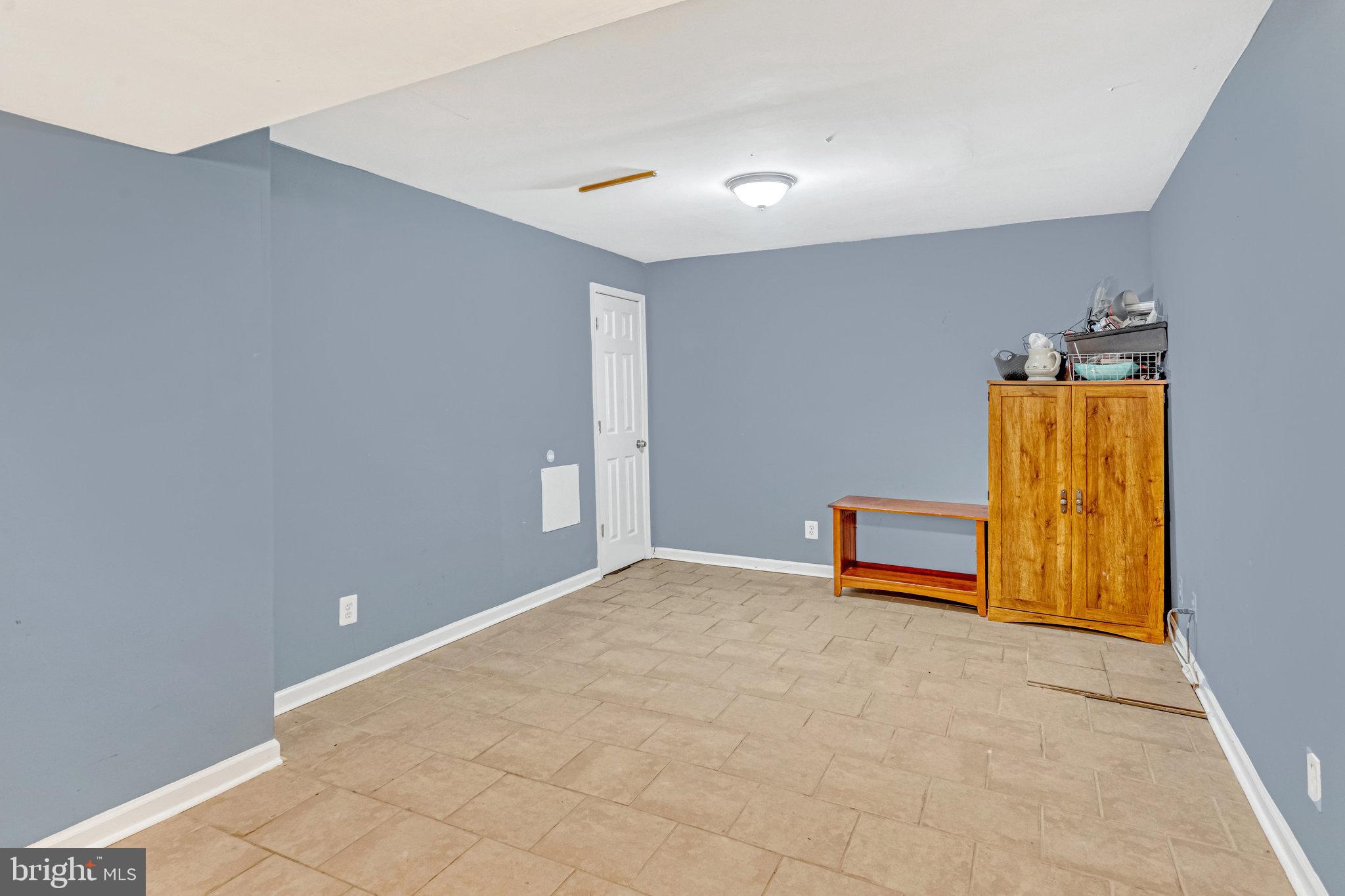 GEORGETOWN VILLAGE - Residential Lease