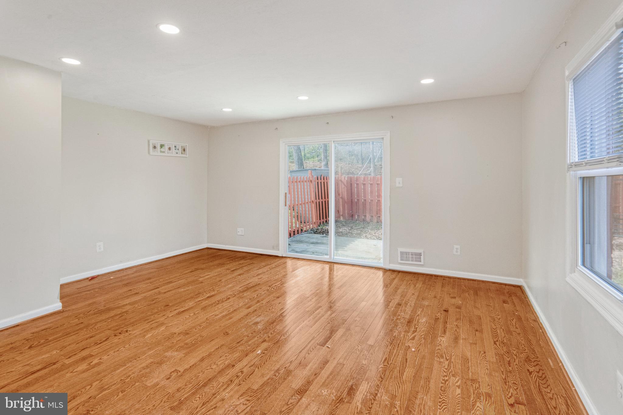 GEORGETOWN VILLAGE - Residential Lease