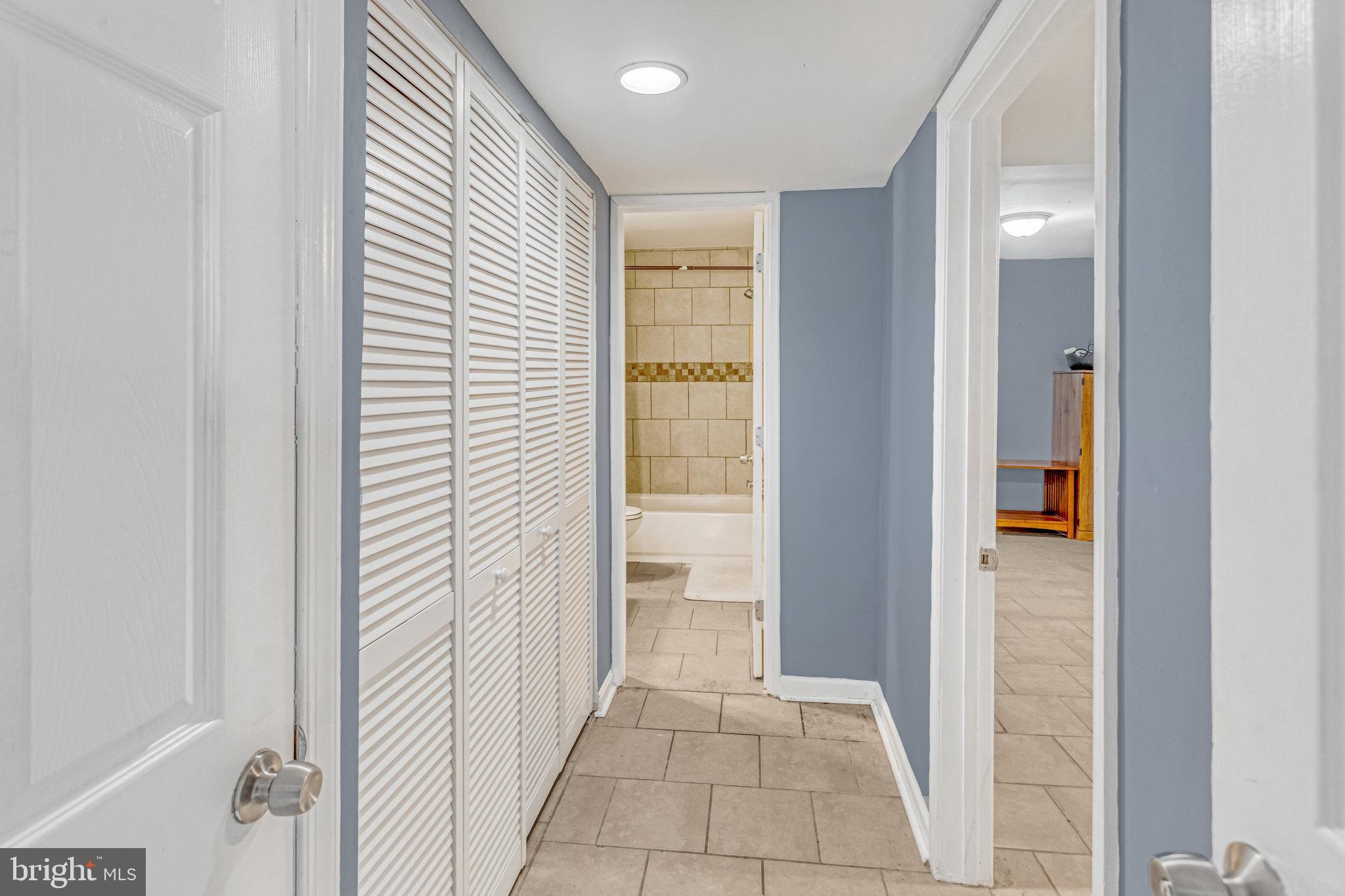 GEORGETOWN VILLAGE - Residential Lease