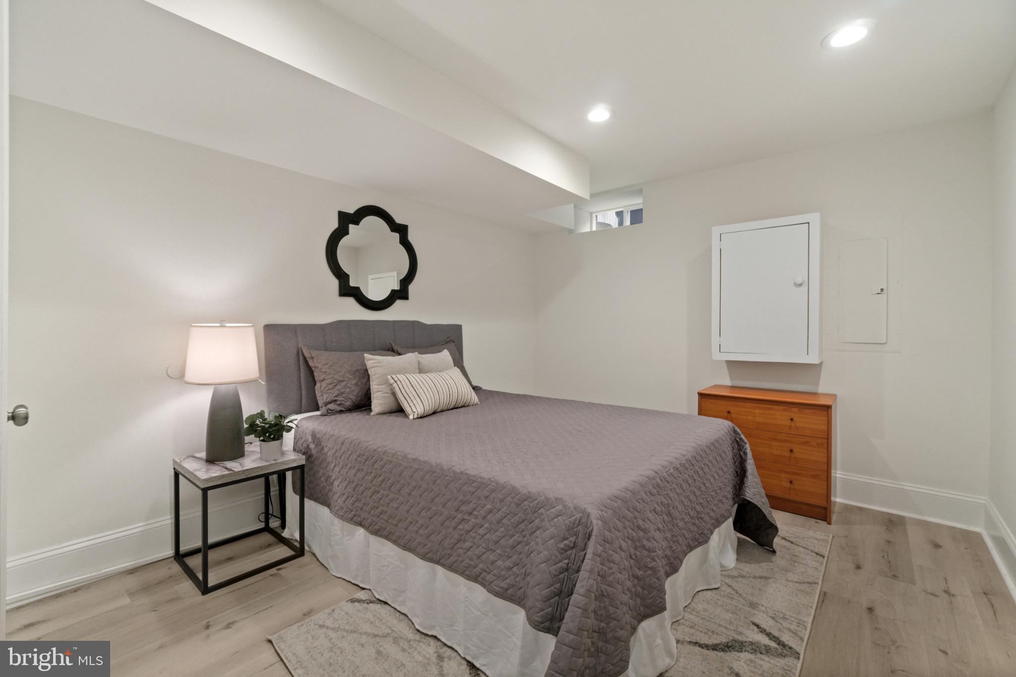 RIVERSIDE PARK - Residential