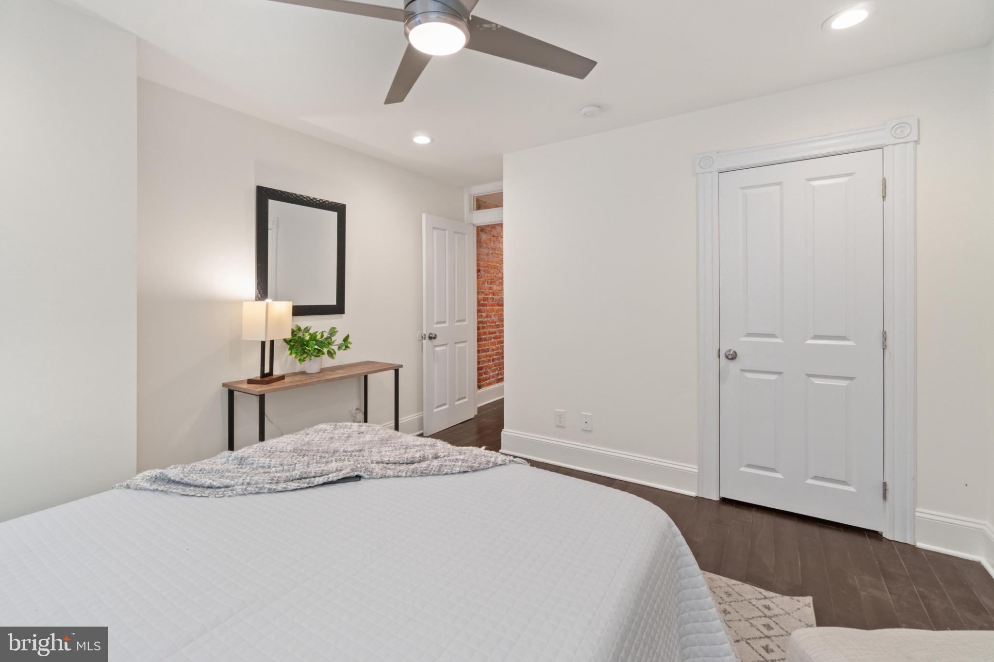 RIVERSIDE PARK - Residential