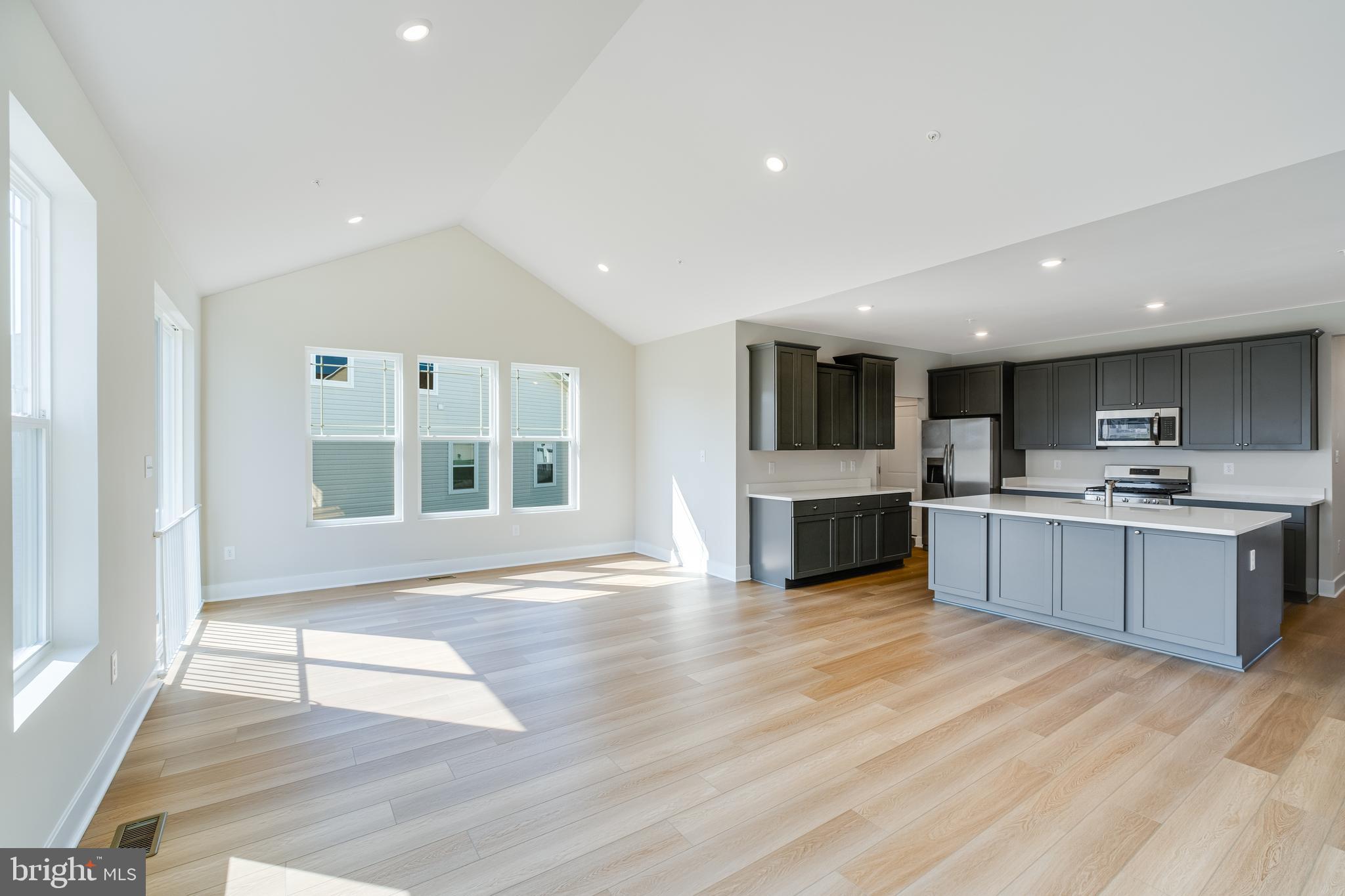 ST. CHARLES - Residential