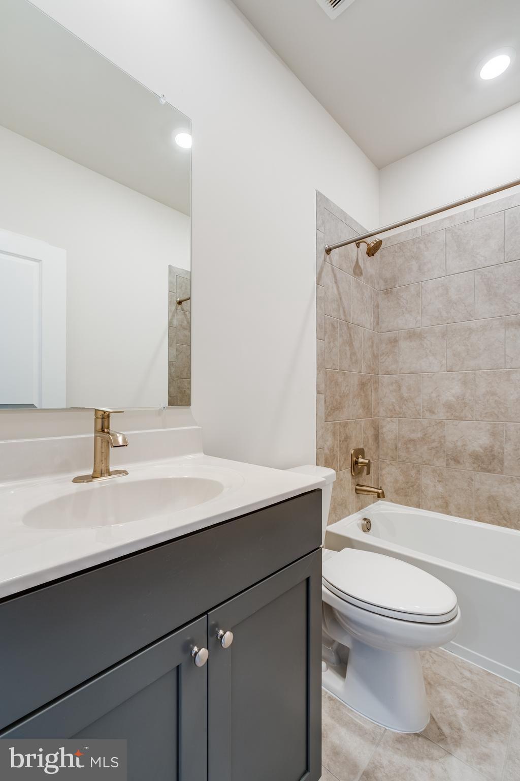 ST. CHARLES - Residential