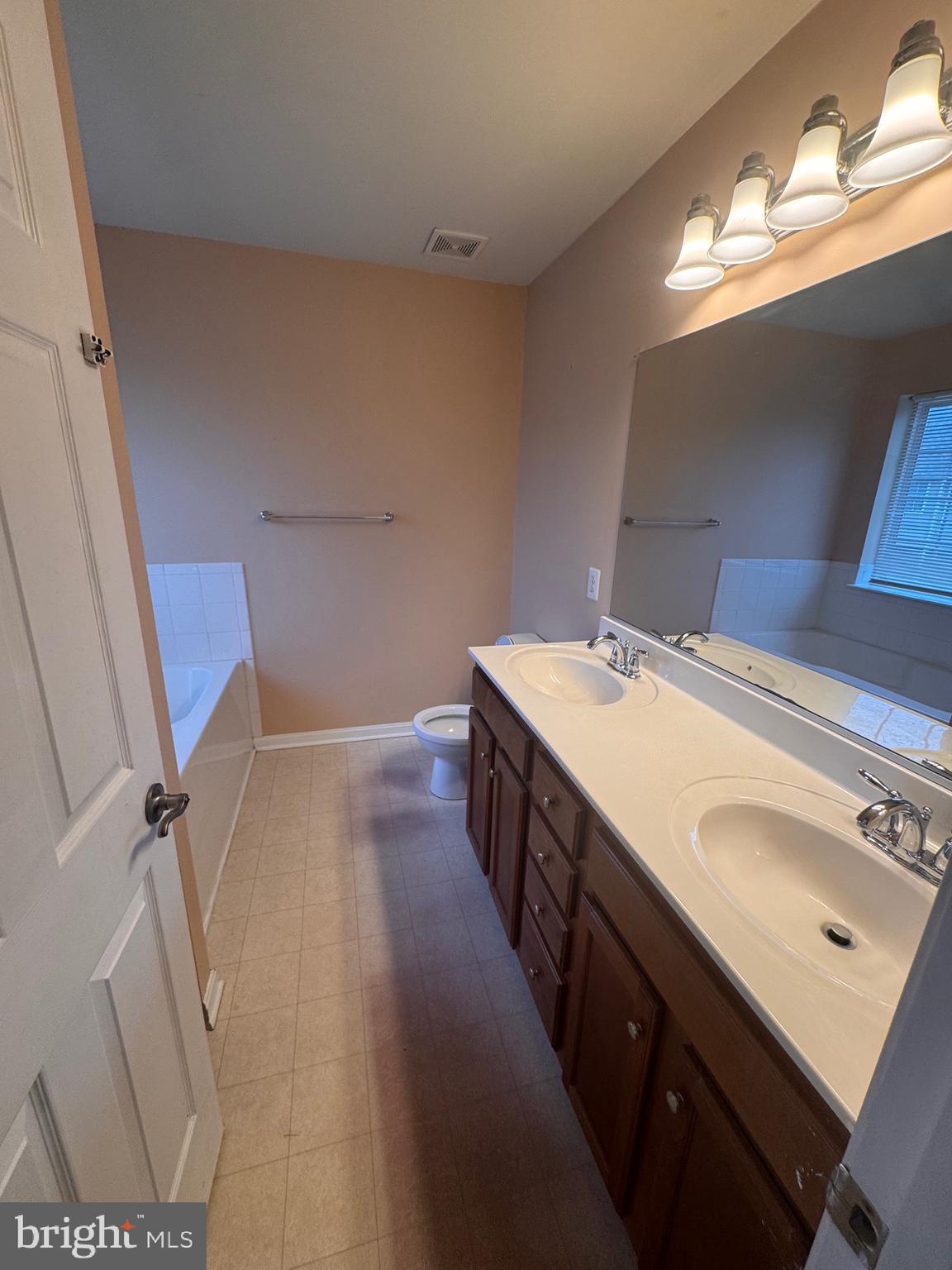 MONMOUTH MEADOWS - Residential Lease