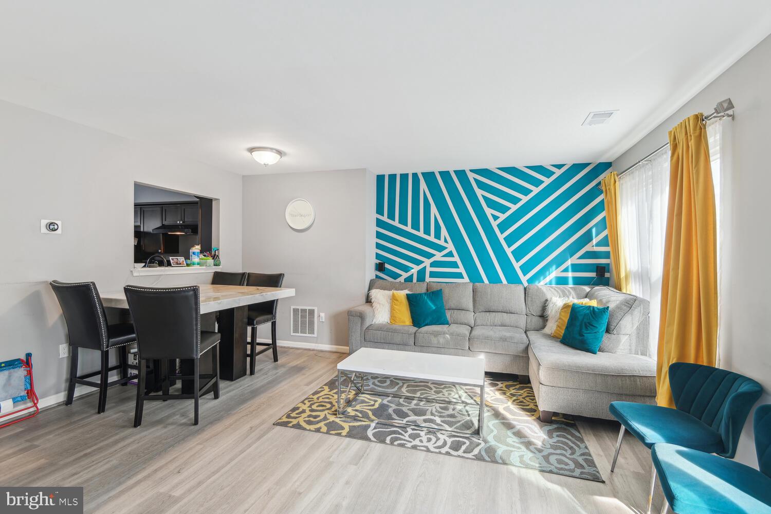 PRINCETON SQUARE - Residential