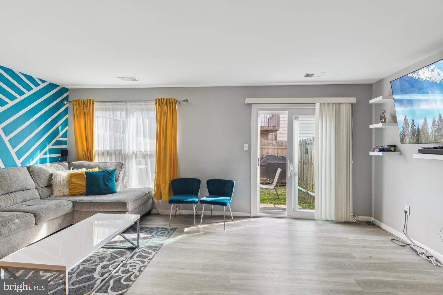 PRINCETON SQUARE - Residential