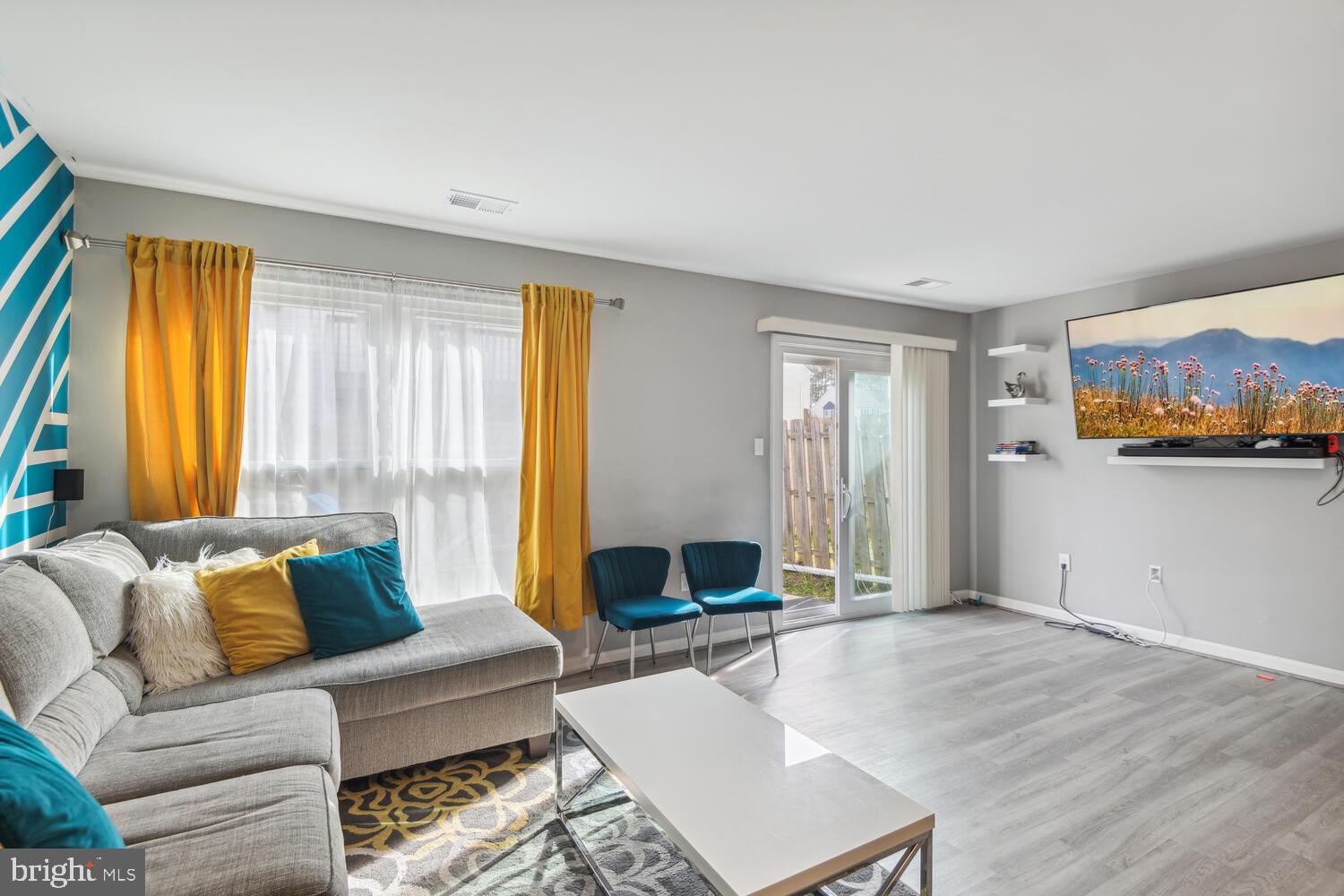 PRINCETON SQUARE - Residential